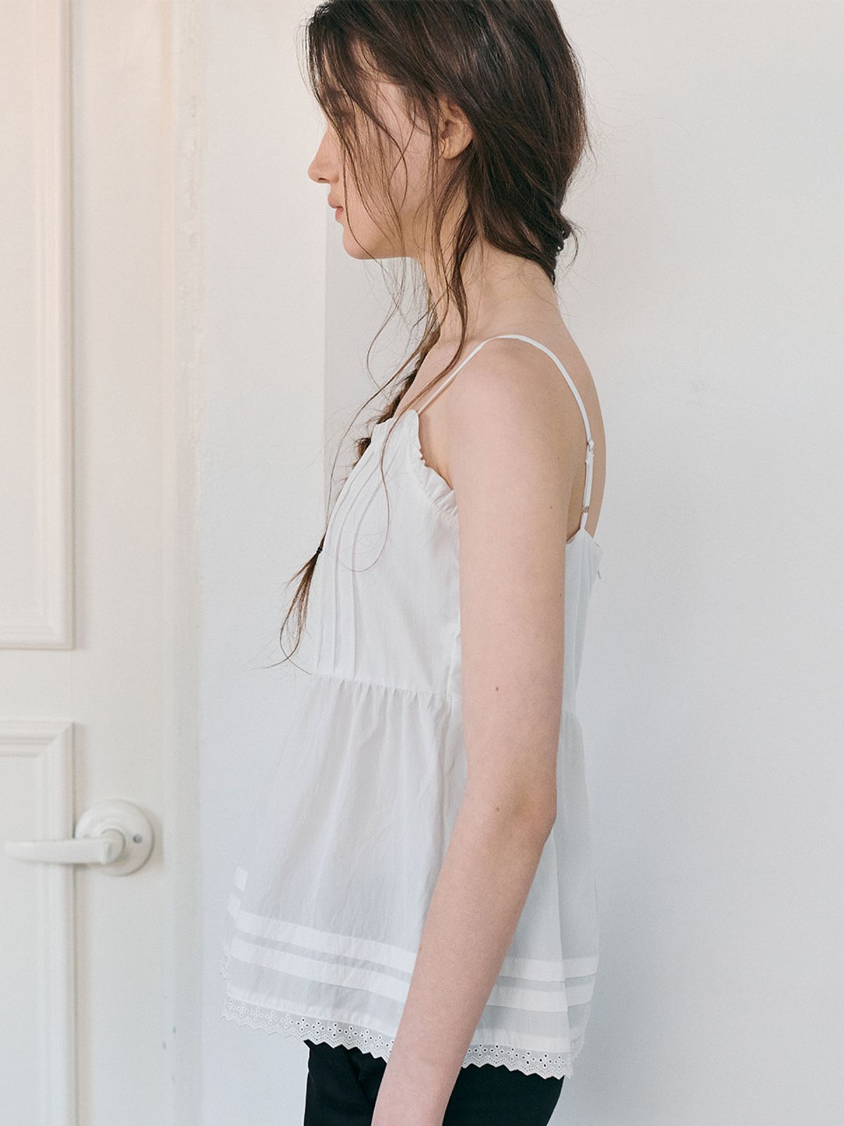 에트몽(ETMON) Pintuck Sleeveless Blouse, White