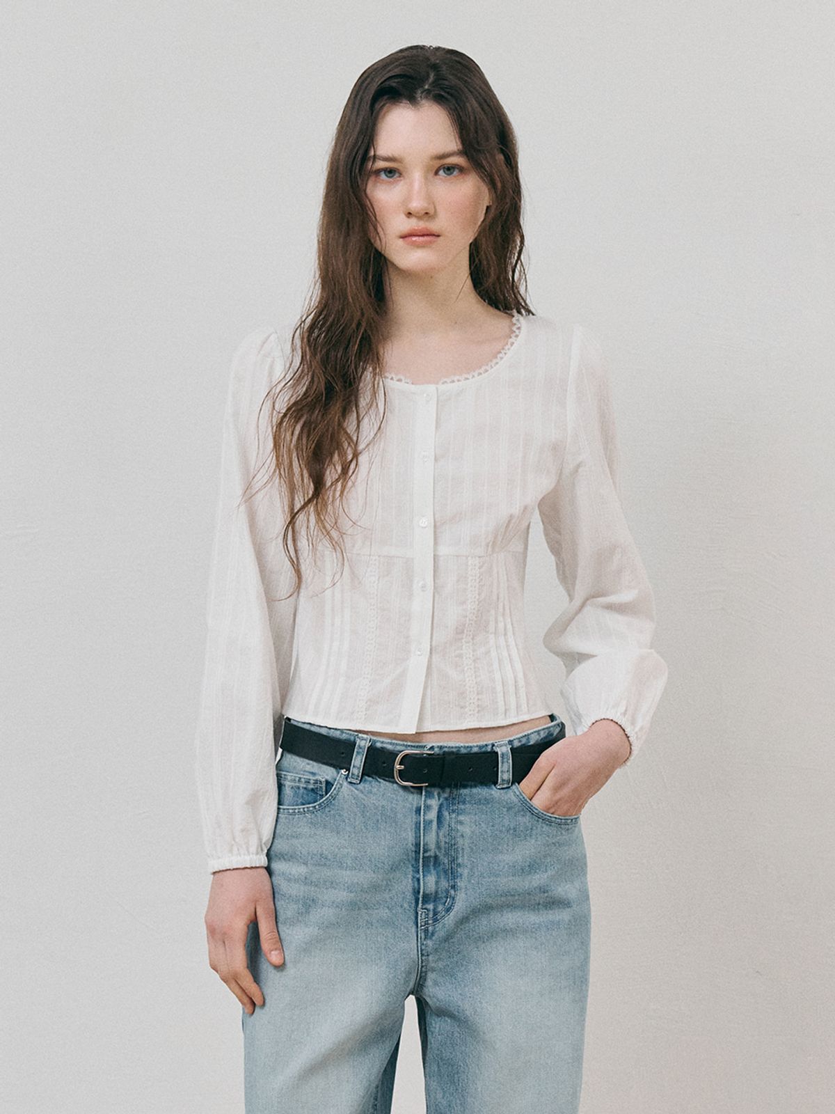 에트몽(ETMON) Lace Pintuck Shirring Blouse, White
