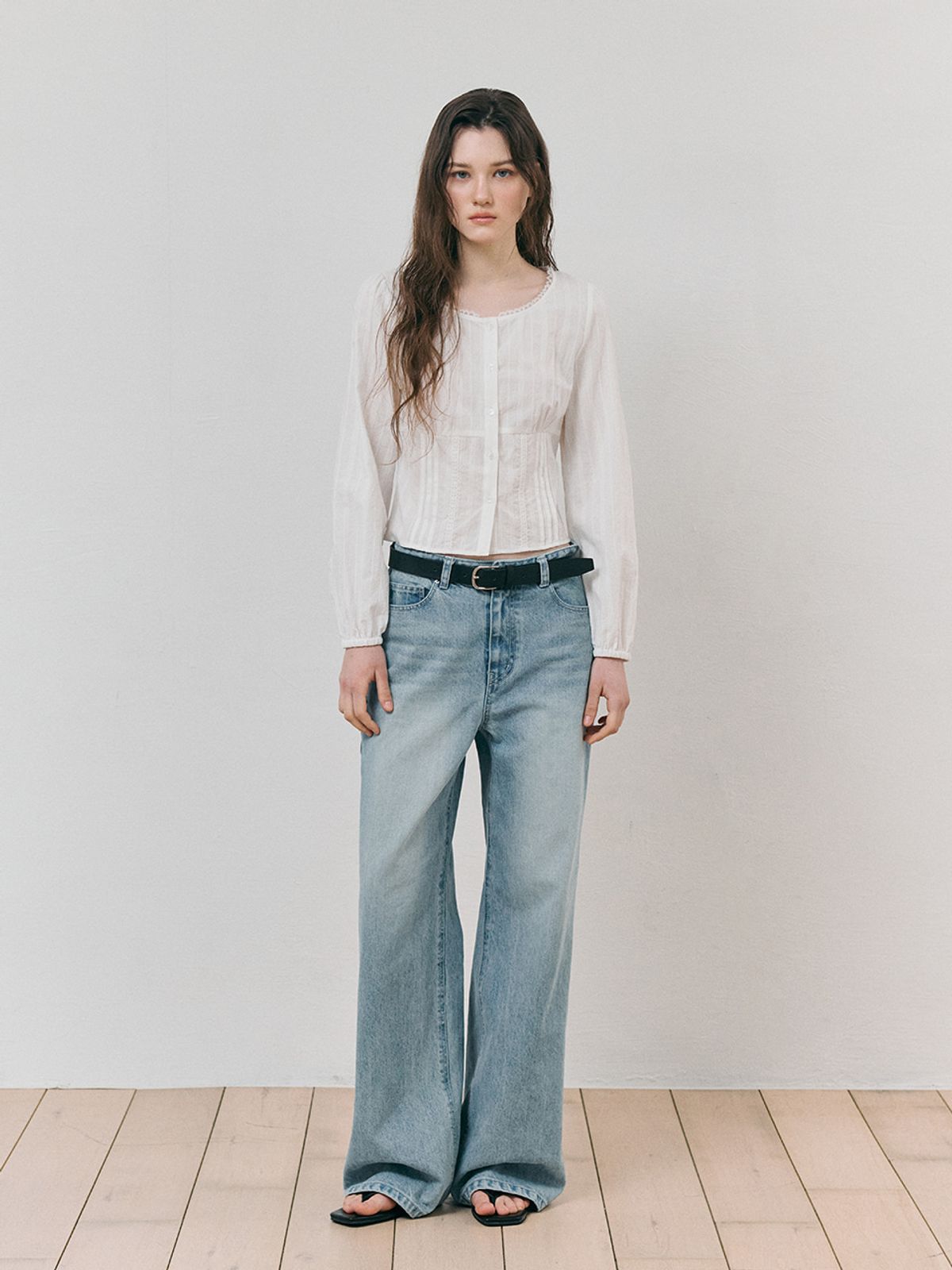 에트몽(ETMON) Lace Pintuck Shirring Blouse, White