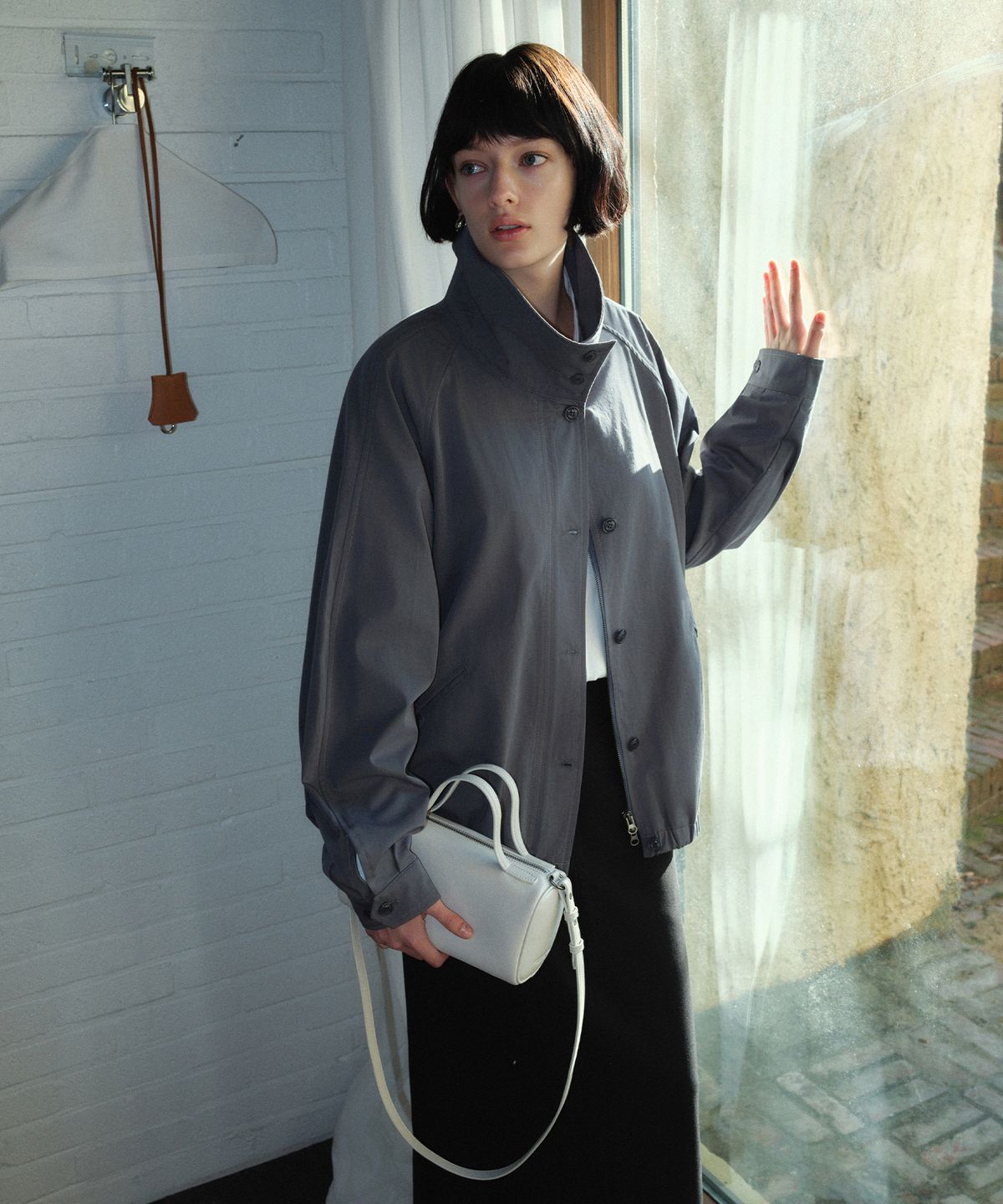 시야쥬(SIYAZU) SIOT4182 하이 넥 버튼 블루종_Blue gray