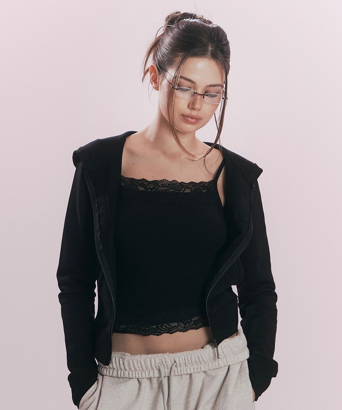 플리즈노팔로우(PLEASENOFOLLOW) Alice Lace Sleeveless Top (Black)