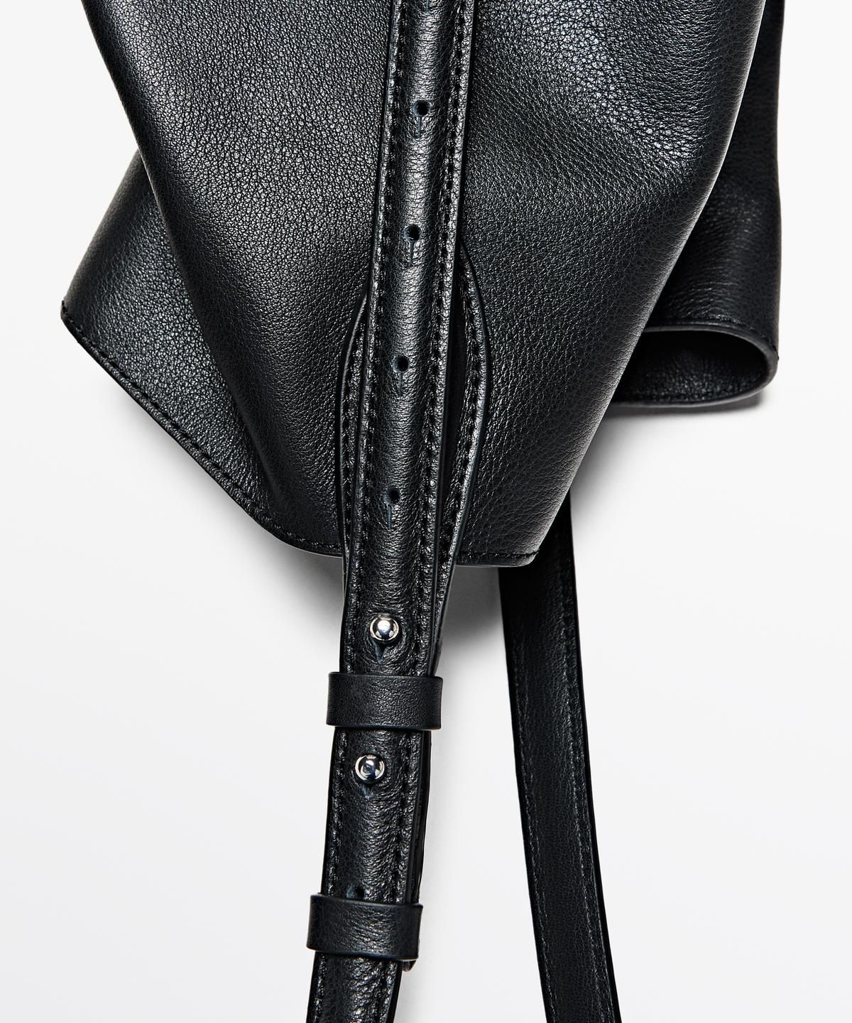 마시모두띠(MASSIMO DUTTI) 나파 가죽 버킷 백