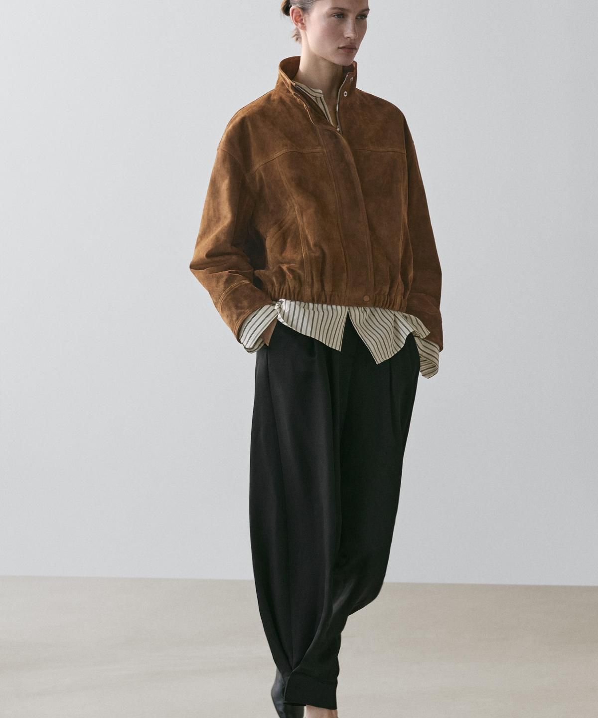 마시모두띠(MASSIMO DUTTI) 스웨이드 레더 크롭 봄버 재킷