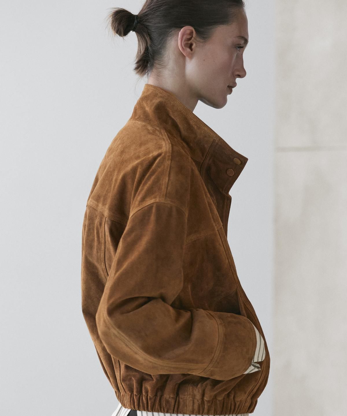 마시모두띠(MASSIMO DUTTI) 스웨이드 레더 크롭 봄버 재킷