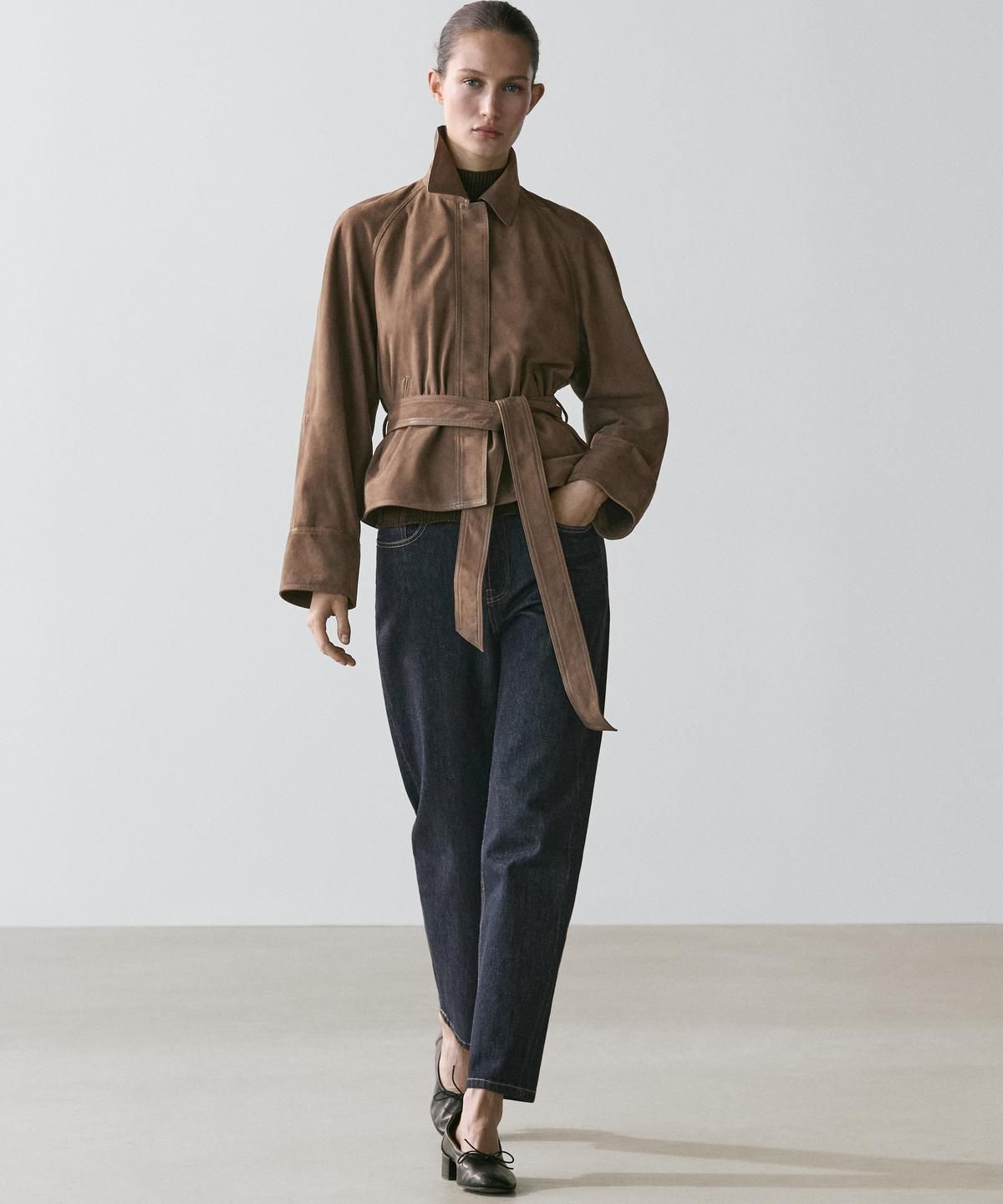 마시모두띠(MASSIMO DUTTI) 벨티드 스웨이드 레더 재킷