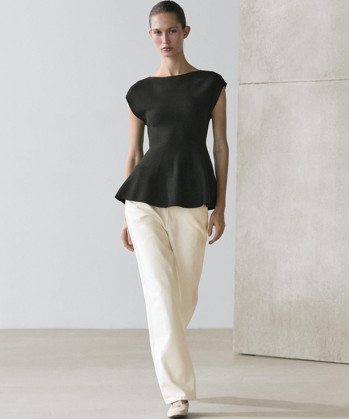 마시모두띠(MASSIMO DUTTI) 라운드넥 니트 탑
