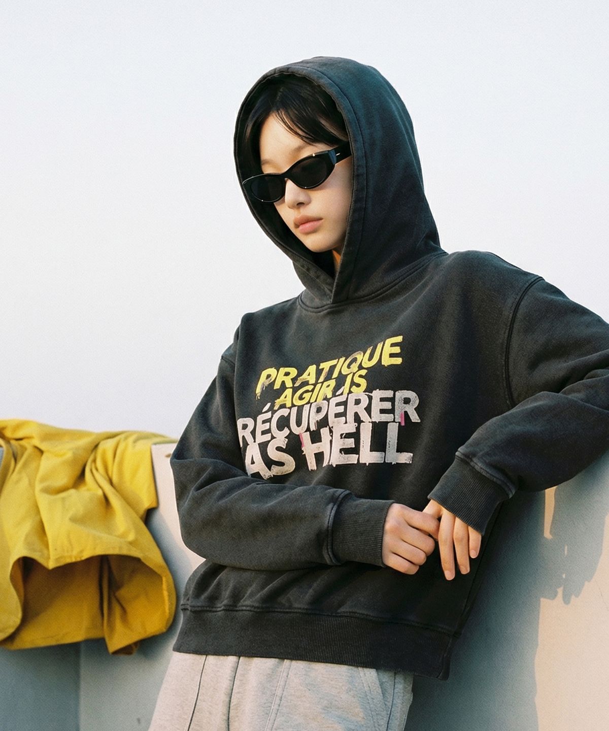 랑가주망(LENGAGEMENT) Hell-Raising Salt-Washed Crop Hooded T-Shirt (Black)