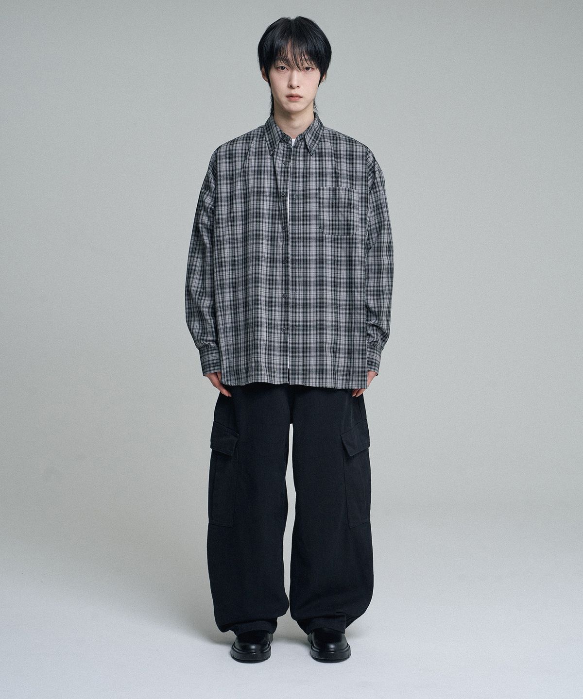 무븐(MOOVN) 빈티지 오버핏 체크 셔츠 블랙