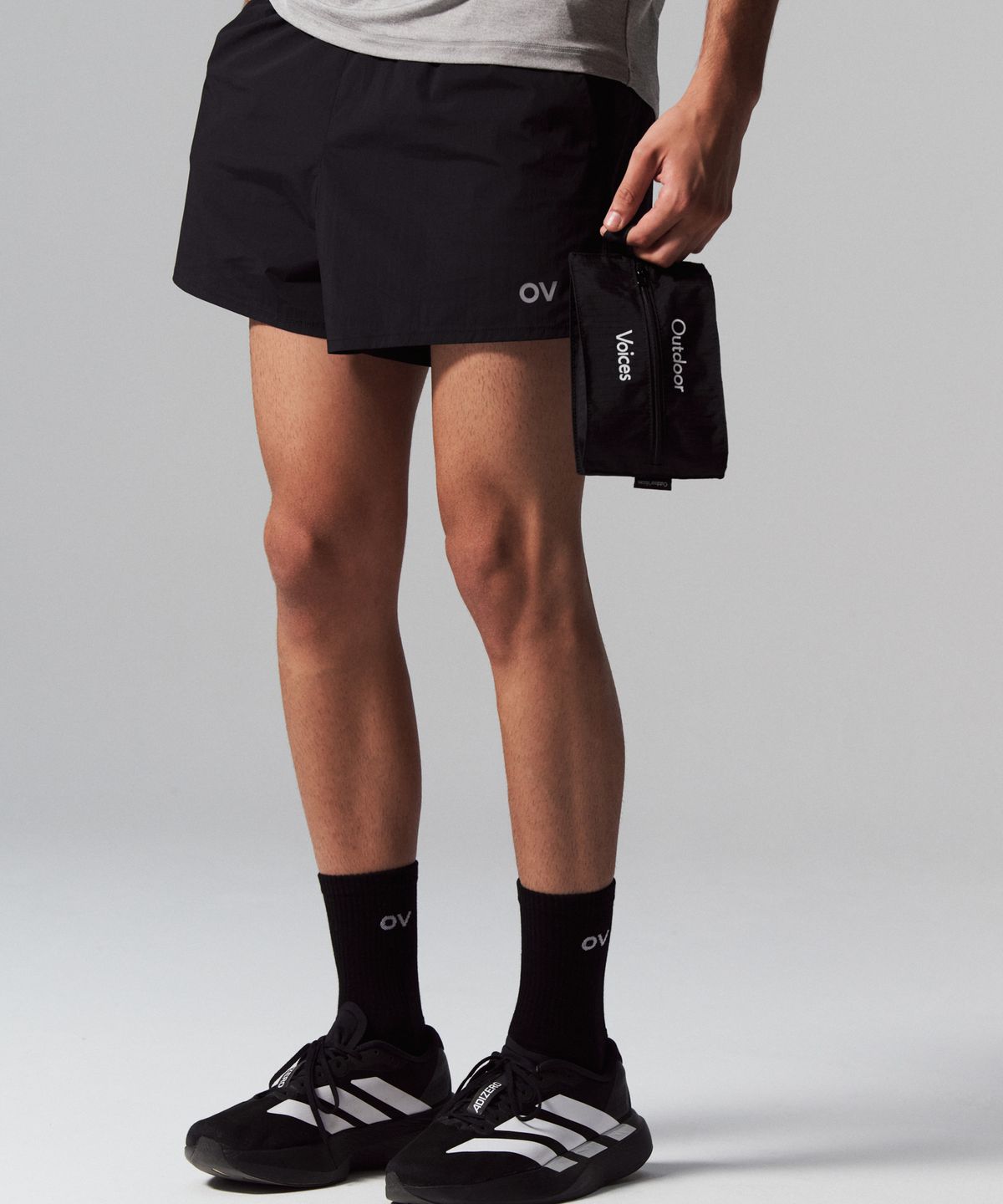 아웃도어 보이스(OUTDOOR VOICES) LIGHT WEIGHT NYLON POUCH (BLACK)