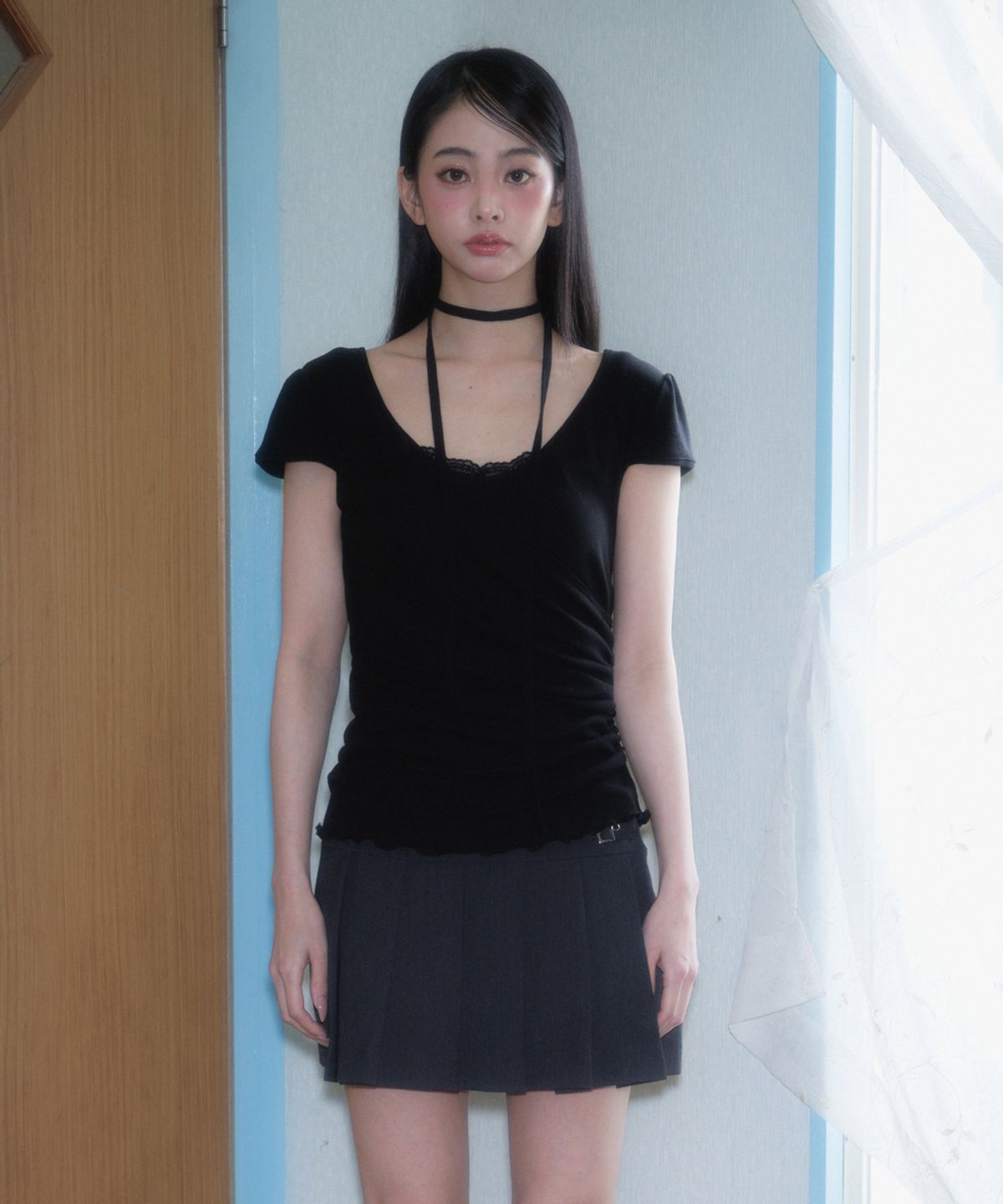 로제프란츠(ROSEFRANTZ) Corsage Shirring Tie T-shirt [Black]