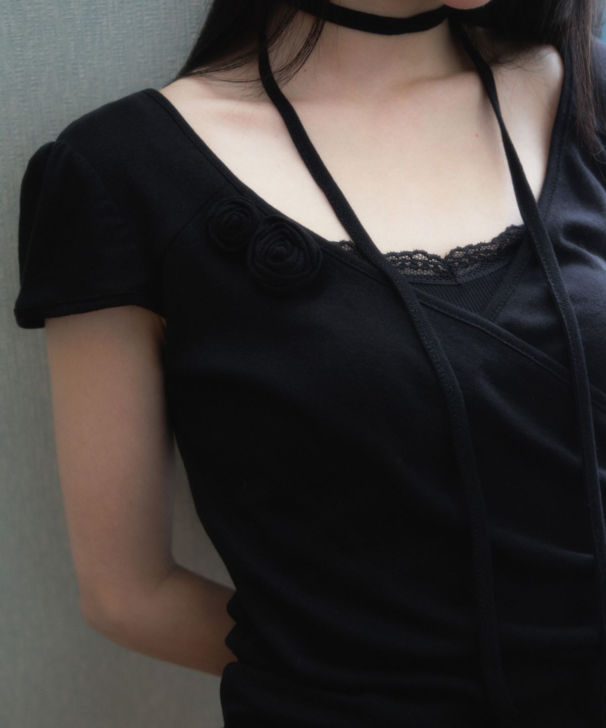 로제프란츠(ROSEFRANTZ) Corsage Shirring Tie T-shirt [Black]
