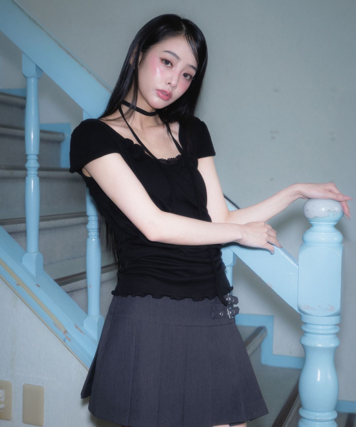 로제프란츠(ROSEFRANTZ) Corsage Shirring Tie T-shirt [Black]