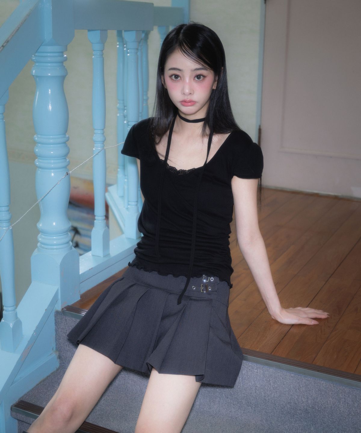 로제프란츠(ROSEFRANTZ) Corsage Shirring Tie T-shirt [Black]