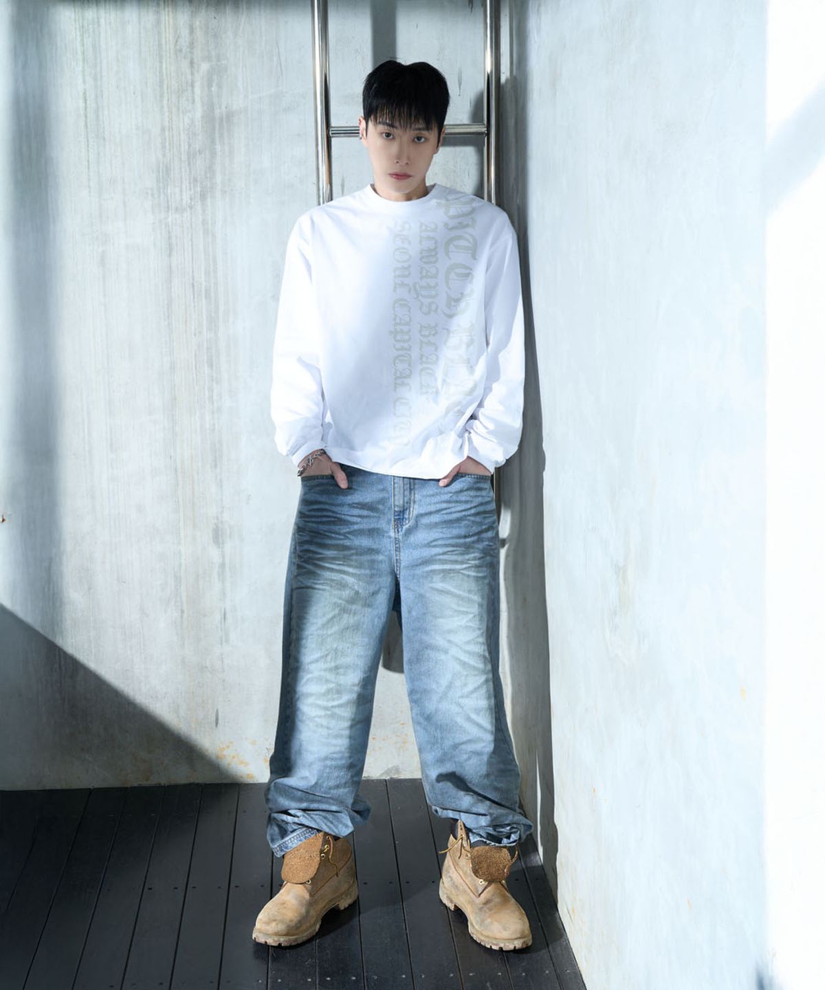 피치블랙(PITCHBLACK) OIL WASHED DENIM PANTS (WASHED BLUE)