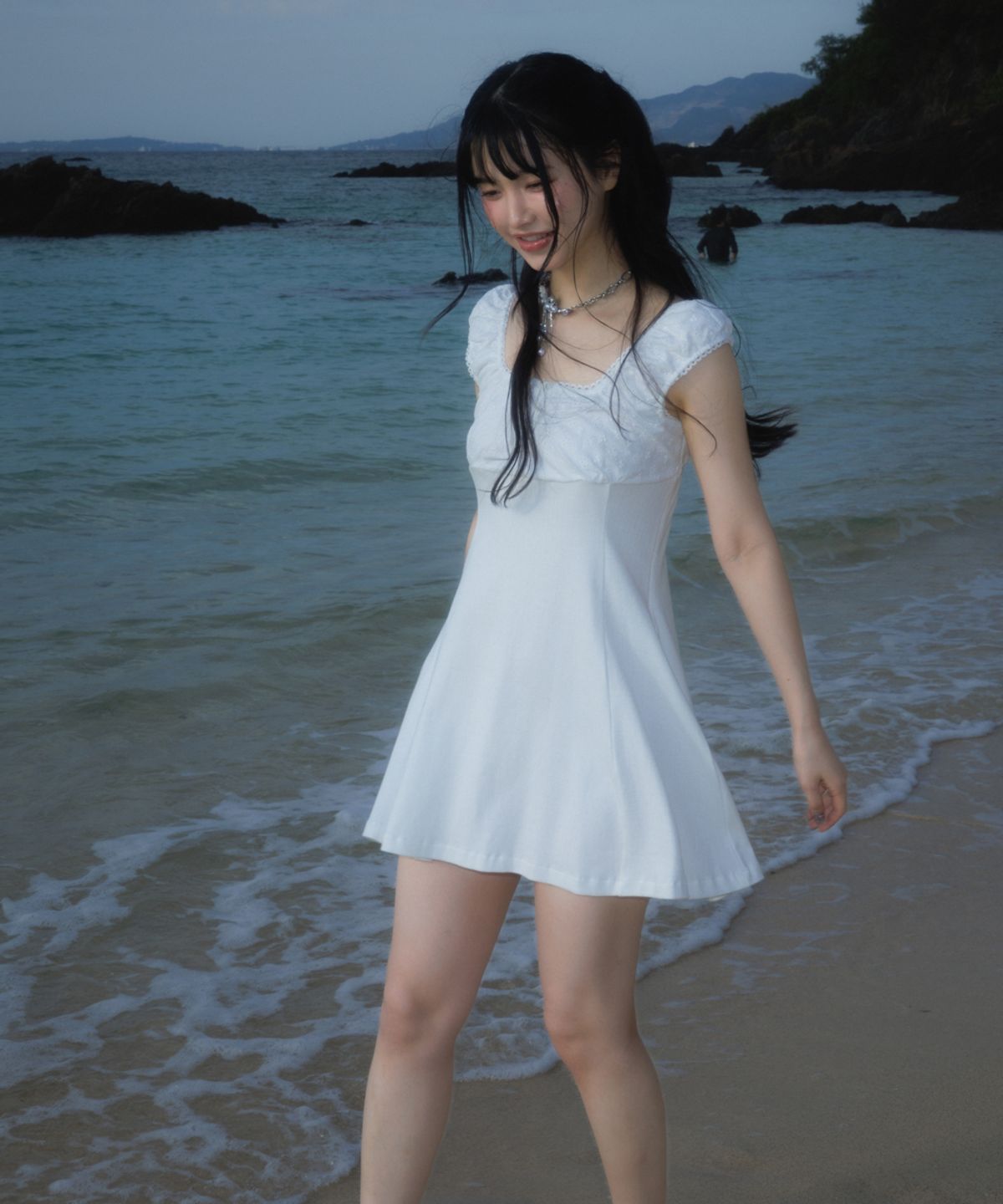 로제프란츠(ROSEFRANTZ) Flower Punching Mini Dress [Ivory]