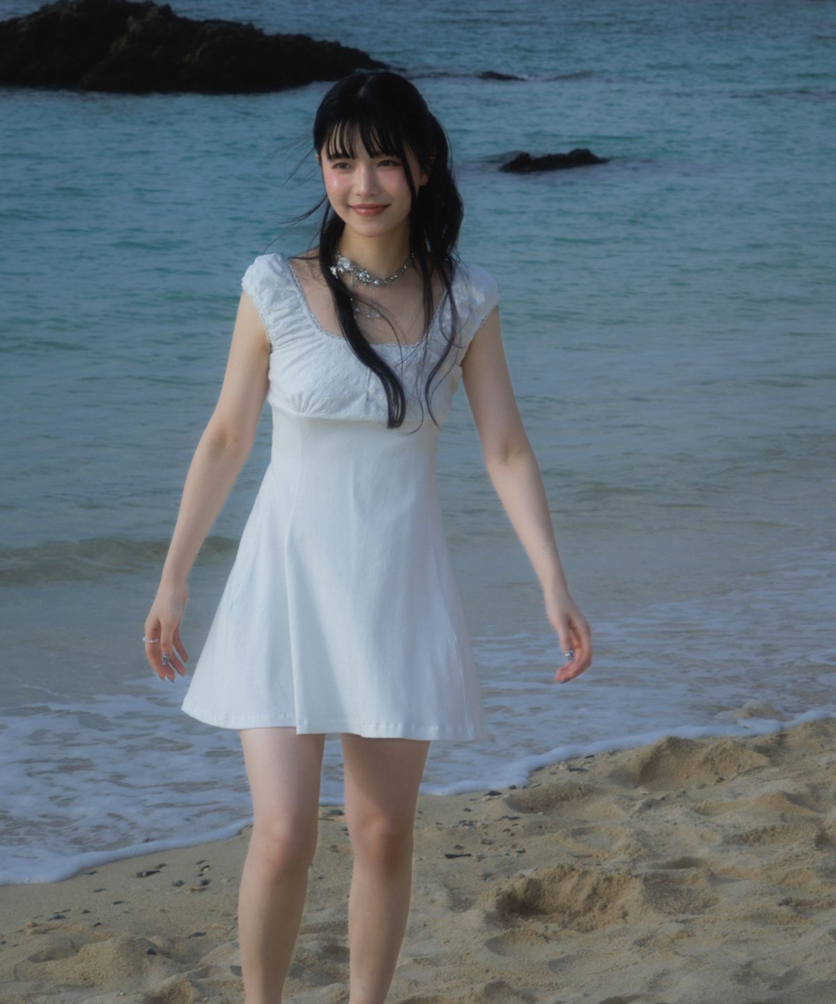 로제프란츠(ROSEFRANTZ) Flower Punching Mini Dress [Ivory]
