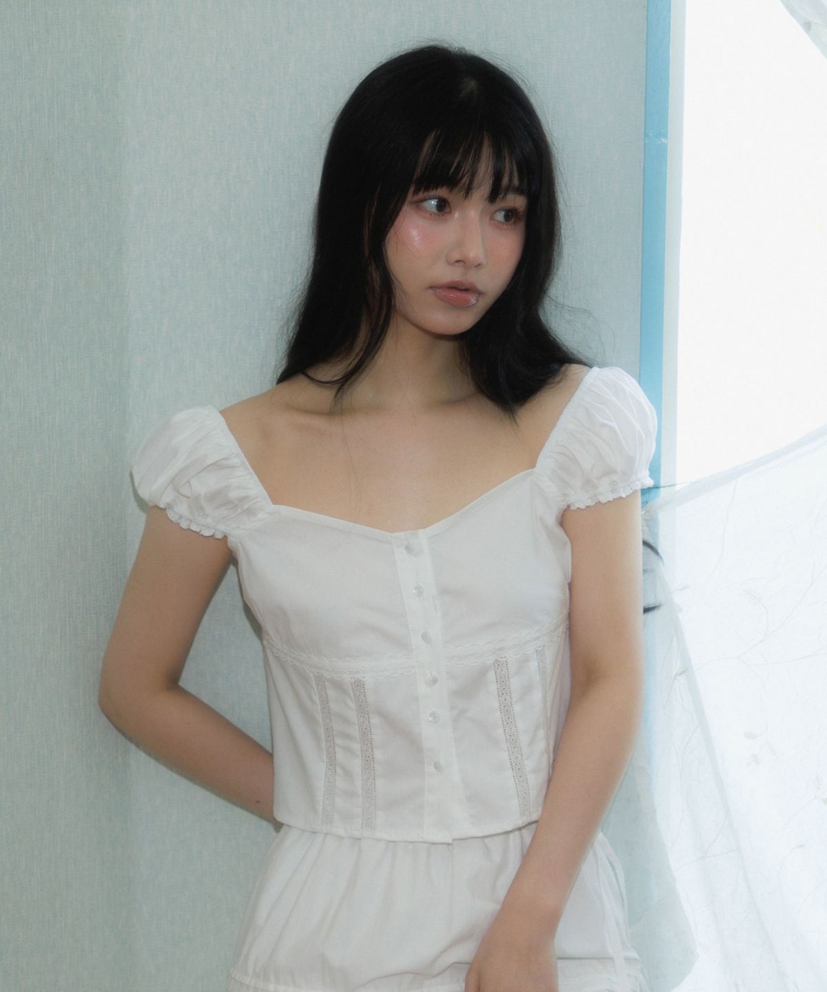 로제프란츠(ROSEFRANTZ) Lace Shirring Crop Blouse [Ivory]