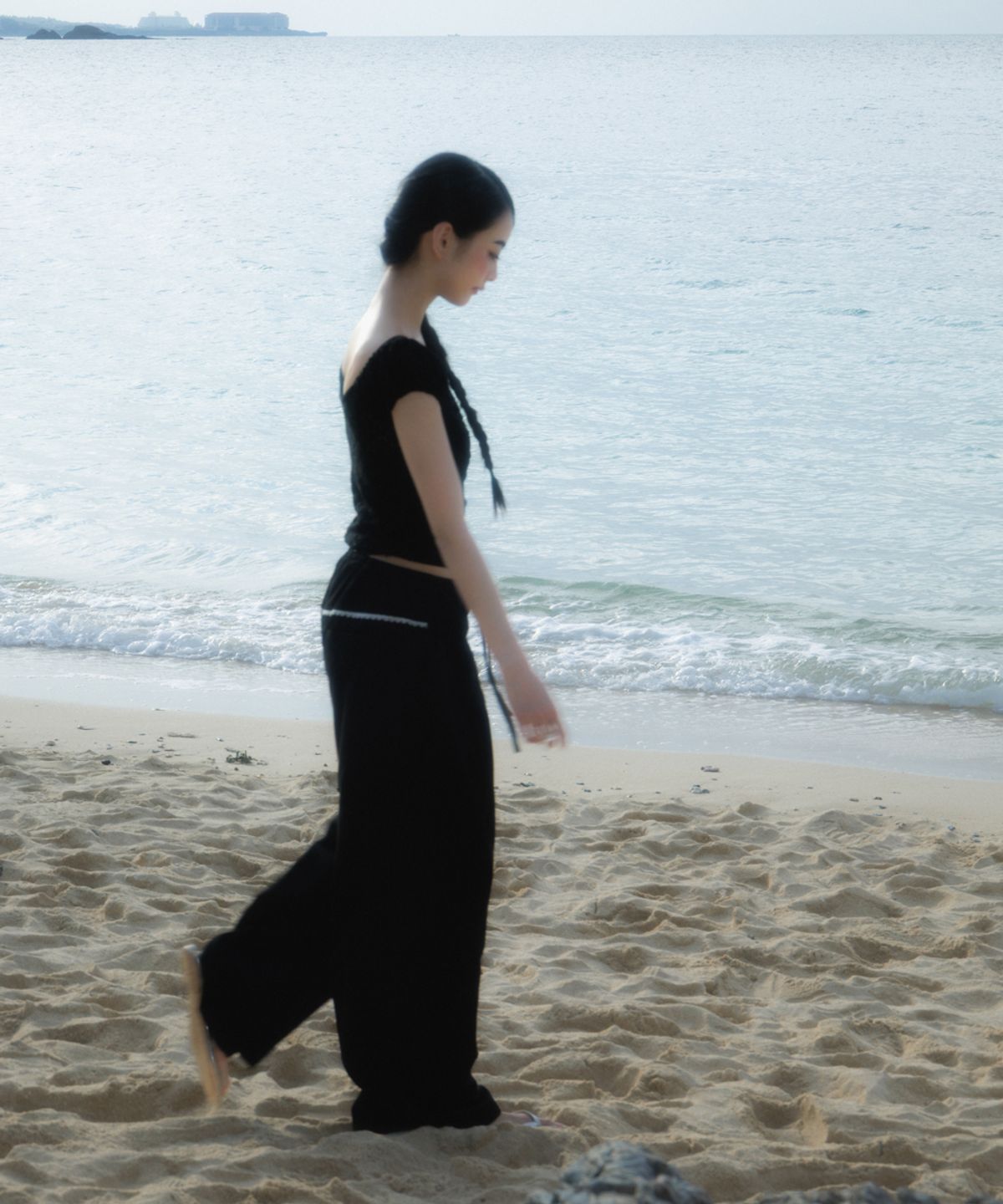 로제프란츠(ROSEFRANTZ) Lace Shirring Crop T-shirt [Black]