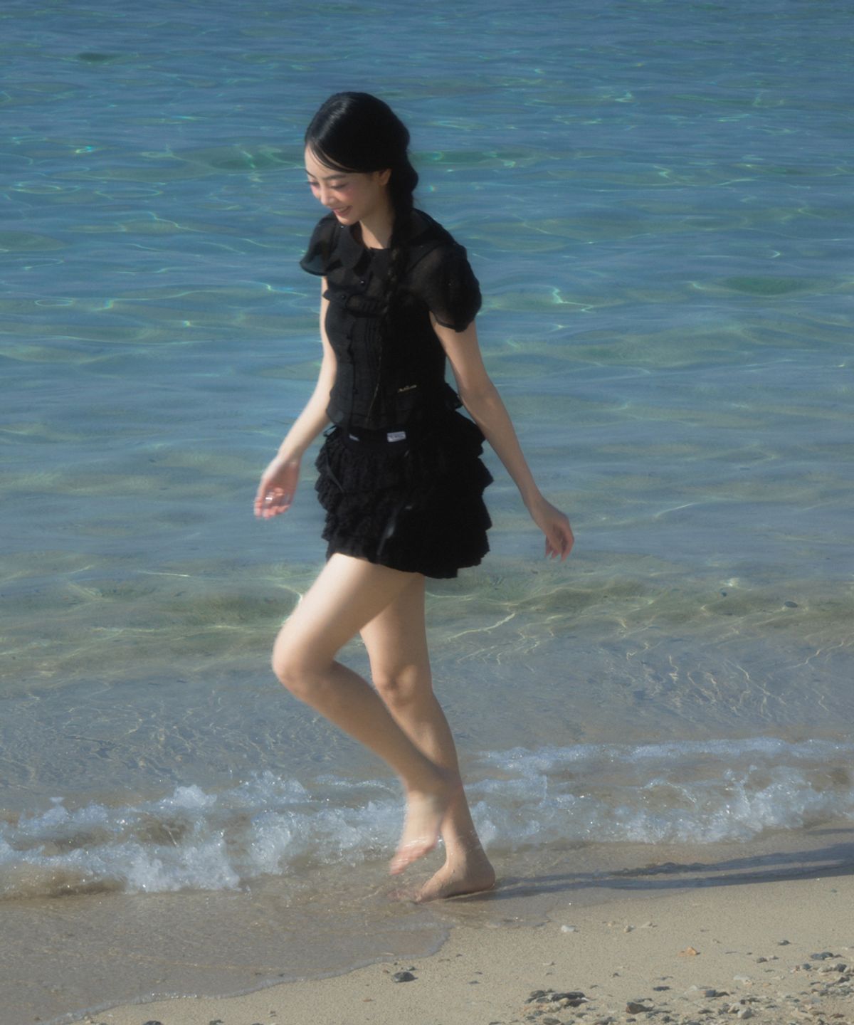 로제프란츠(ROSEFRANTZ) See-through Pleat Short Sleeved Blouse [Black]