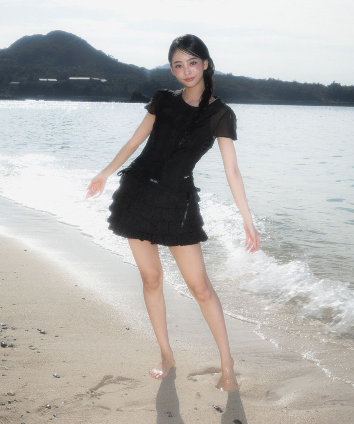 로제프란츠(ROSEFRANTZ) See-through Pleat Short Sleeved Blouse [Black]