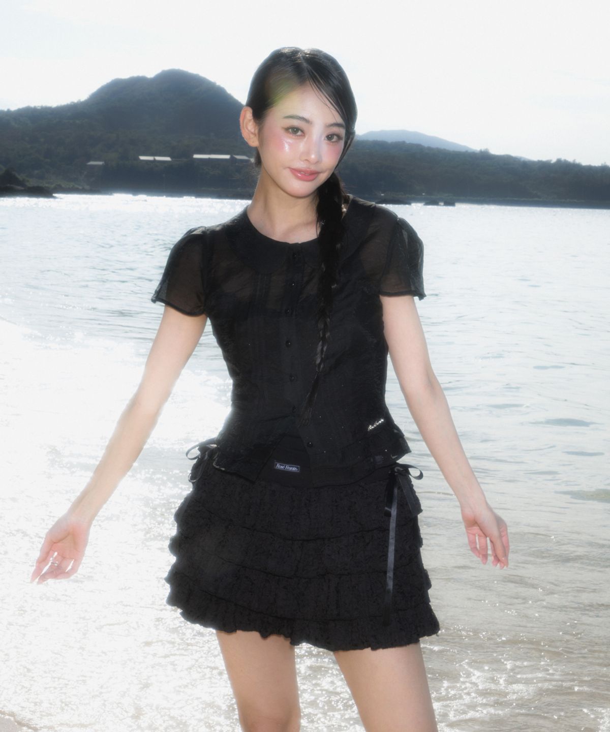 로제프란츠(ROSEFRANTZ) See-through Pleat Short Sleeved Blouse [Black]