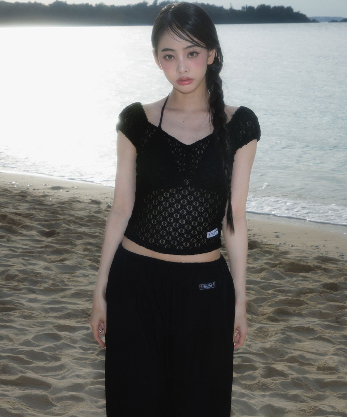로제프란츠(ROSEFRANTZ) Back Lace Nylon Wide Pants [Black]