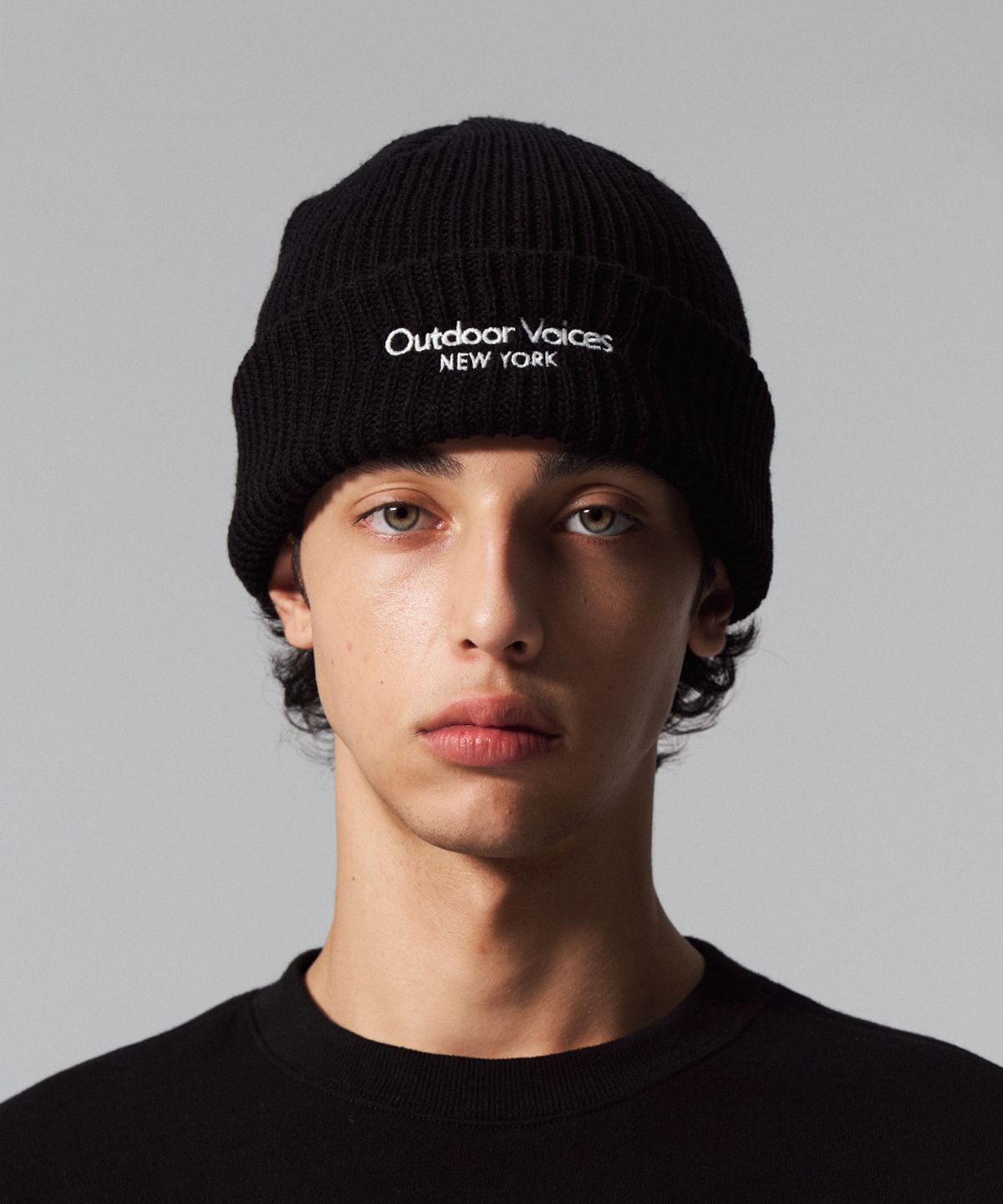 아웃도어 보이스(OUTDOOR VOICES) CLASSIC LOGO NY CUFF BEANIE (BLACK)
