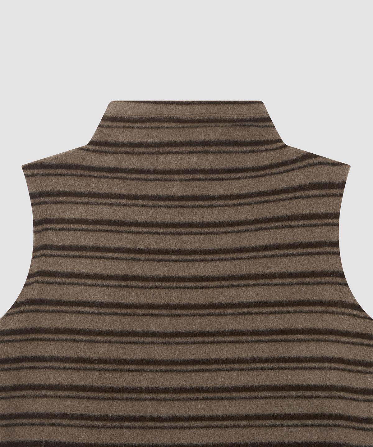 더 릴(THE LILLE) Winter Turtle Sleeveless T_Stripe brown