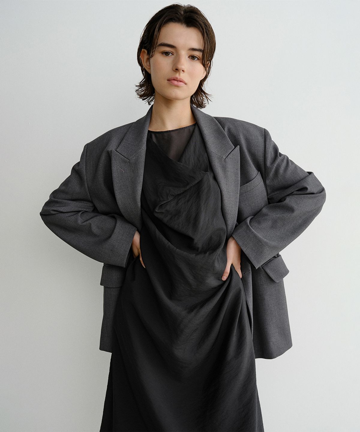 이아(EAAH) REND DOUBLE BREASTED JACKET (CHARCOAL)