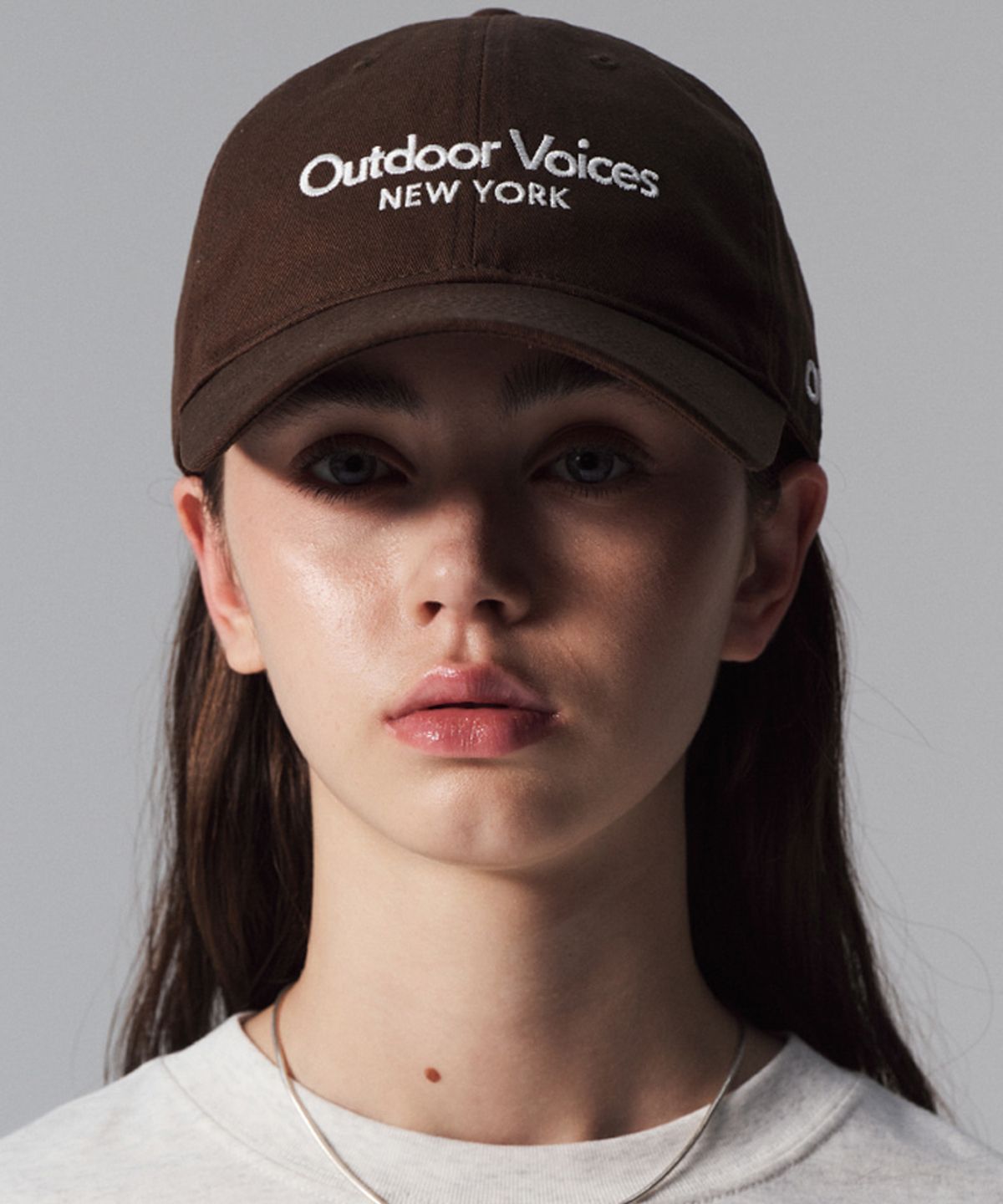 아웃도어 보이스(OUTDOOR VOICES) CLASSIC LOGO NY COTTON CAP (BROWN)