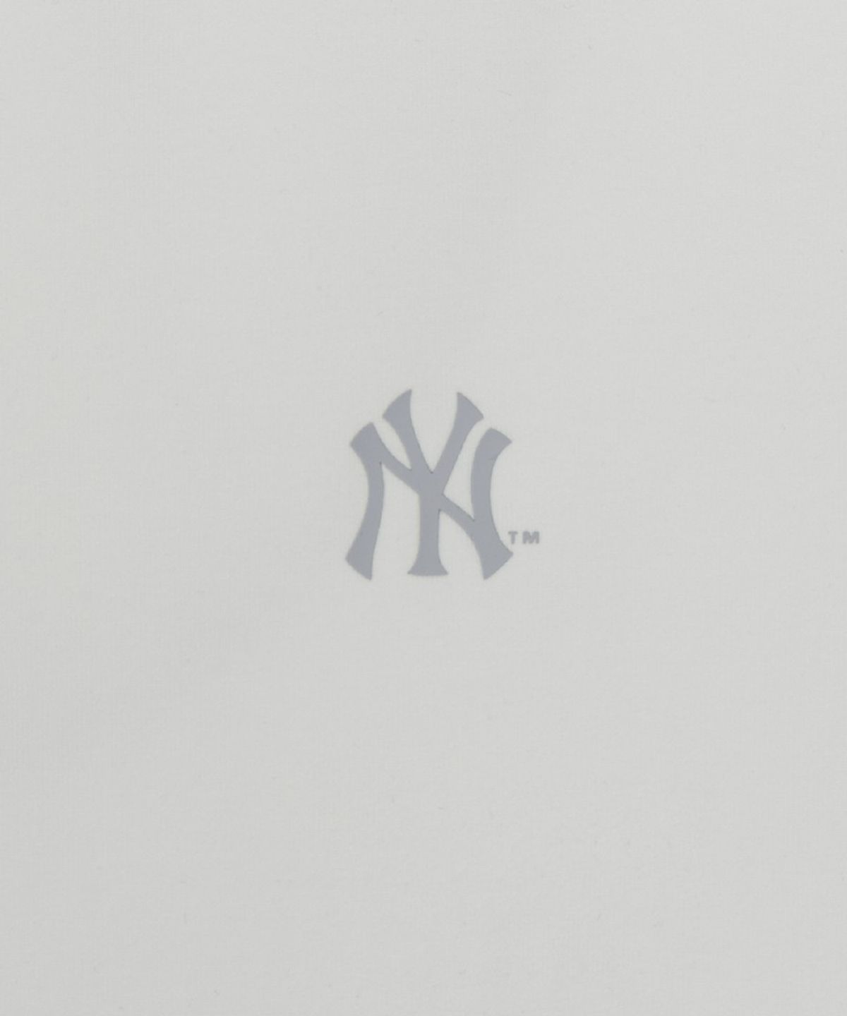 엠엘비(MLB) 여성 베이직 스몰로고 슬림 크롭핏 반팔 티셔츠 NY (White)