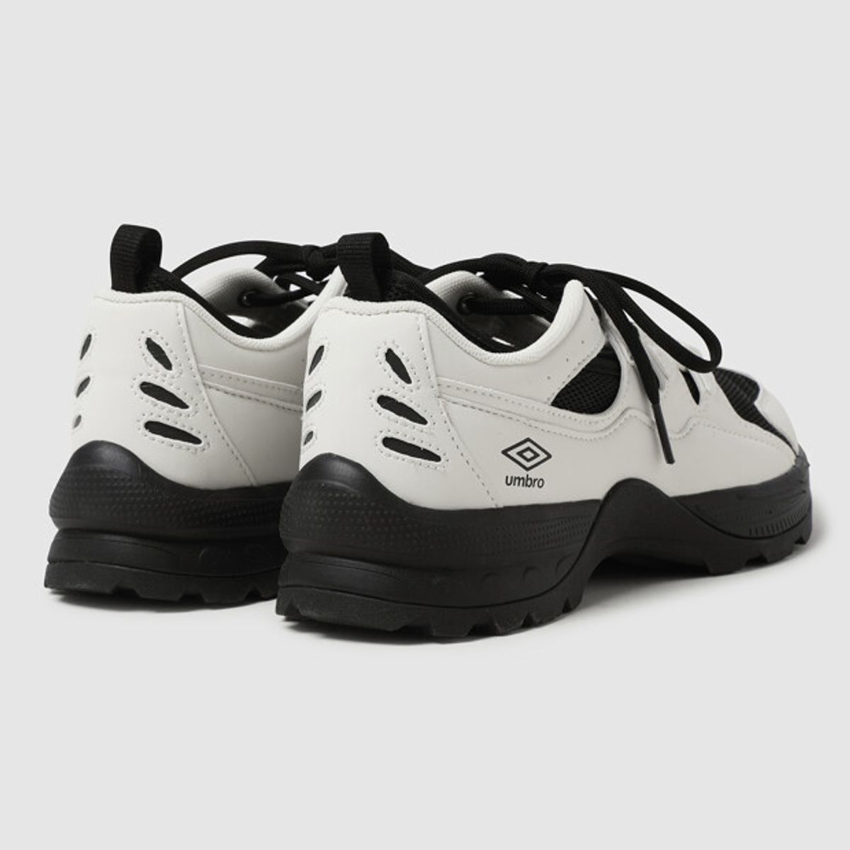 엄브로(UMBRO) URBAN TRAIL MARYJANE (어반 트레일 메리제인) 블랙 UR122CTP26