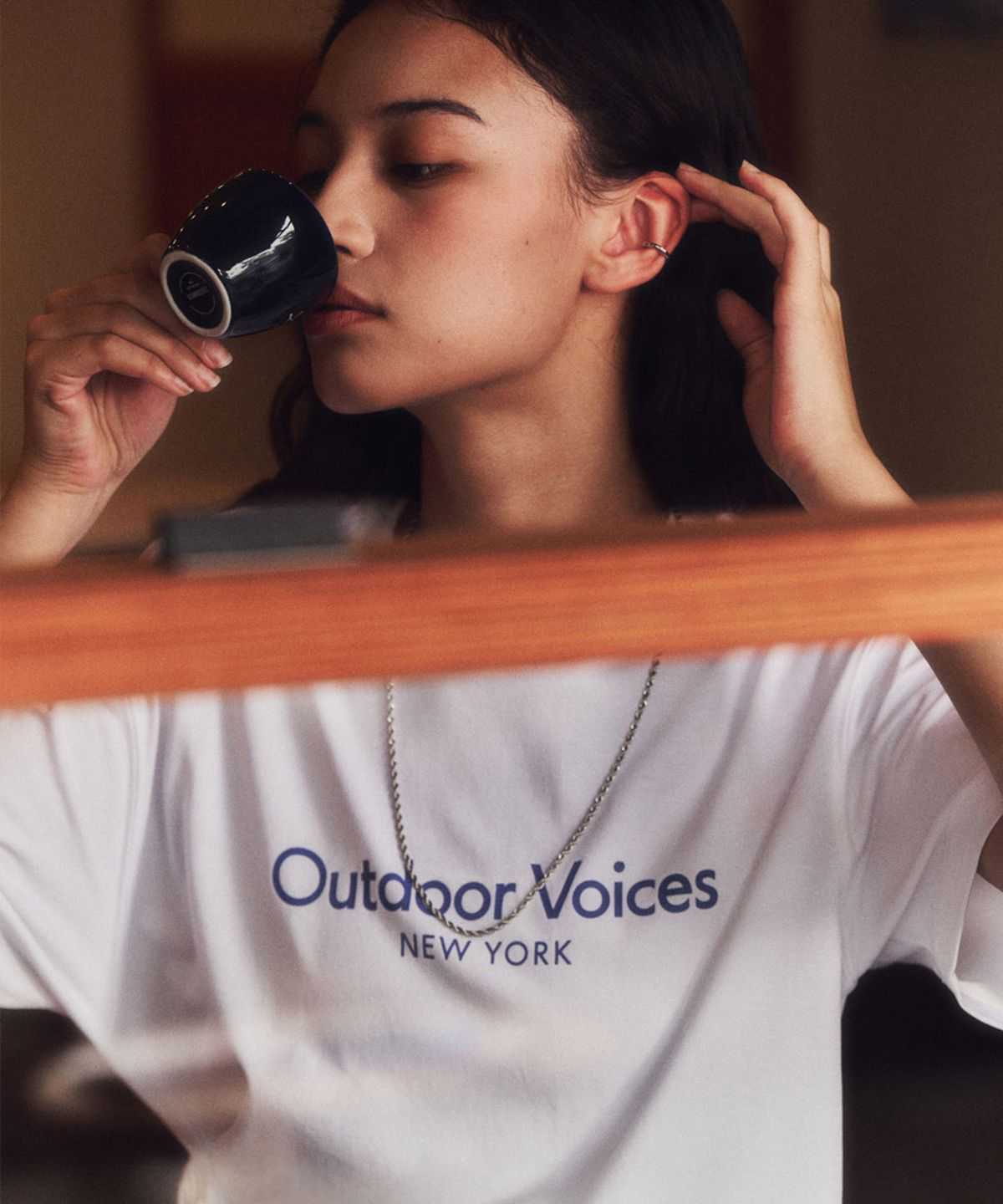 아웃도어 보이스(OUTDOOR VOICES) AirCorePro™ CLASSIC LOGO NY TEE (WHITE)