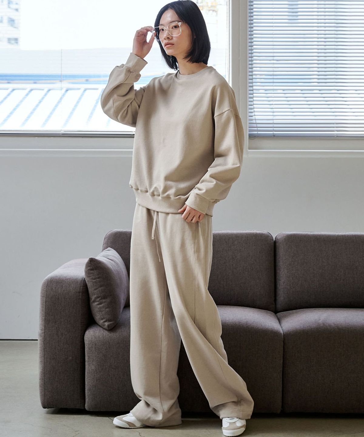 마롭(MALOUPE) 2305 피그먼트 배럴핏 스웻팬츠 (베이지)