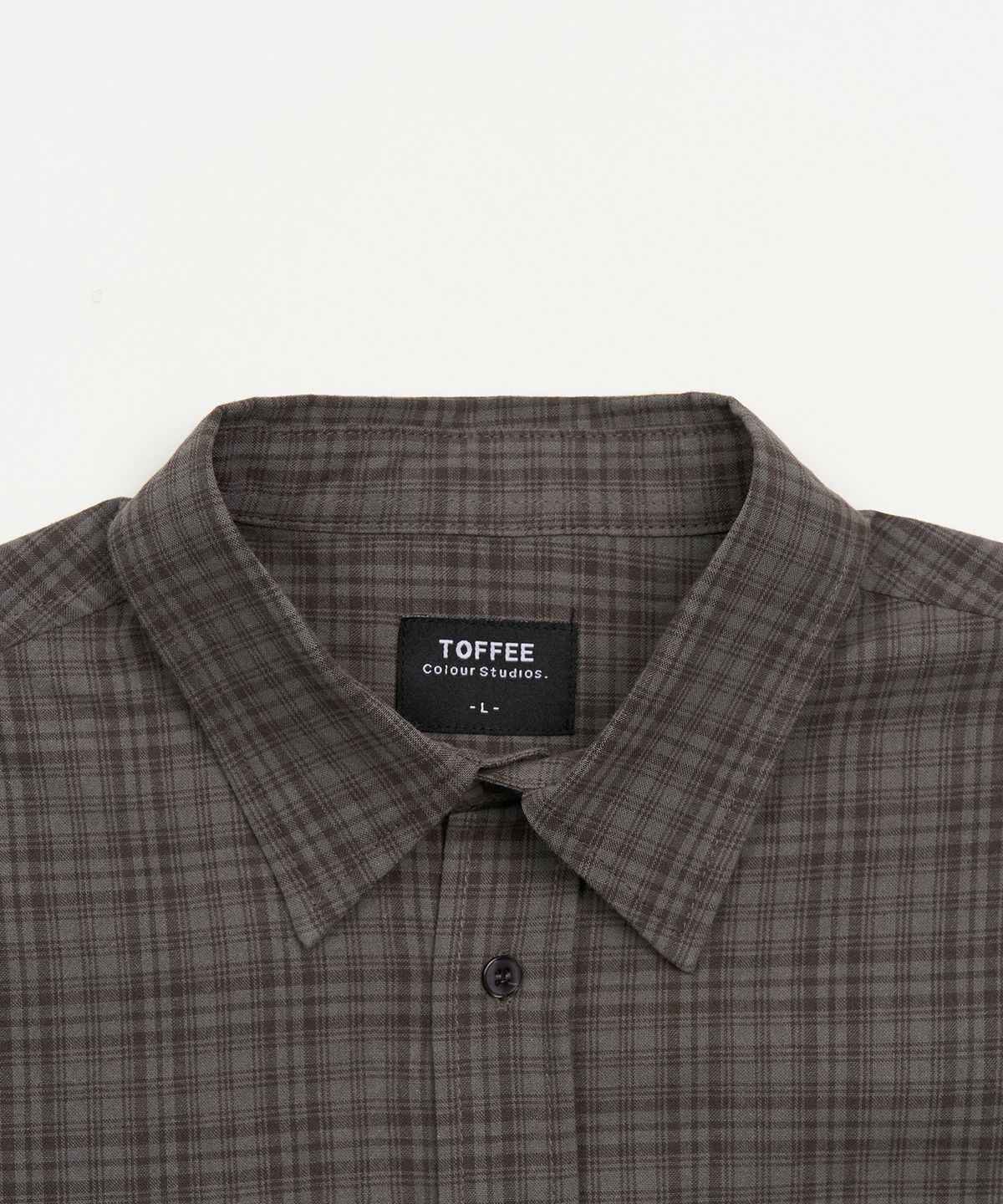 토피(TOFFEE) 뮤티드 체크 하프 셔츠 (CHARCOAL)