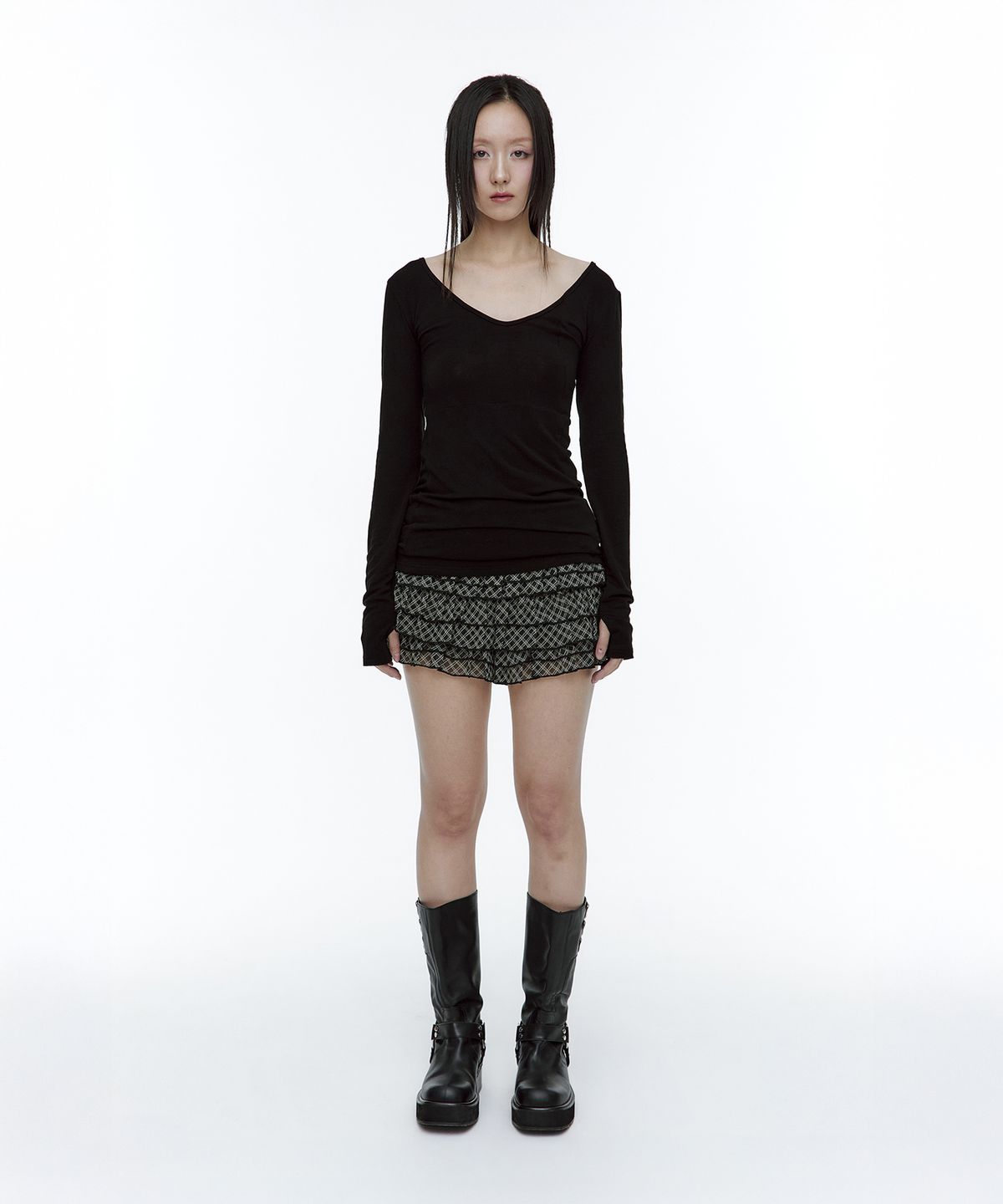 러프넥(ROUGHNECK) 크로스라인 슬림 탑 블랙