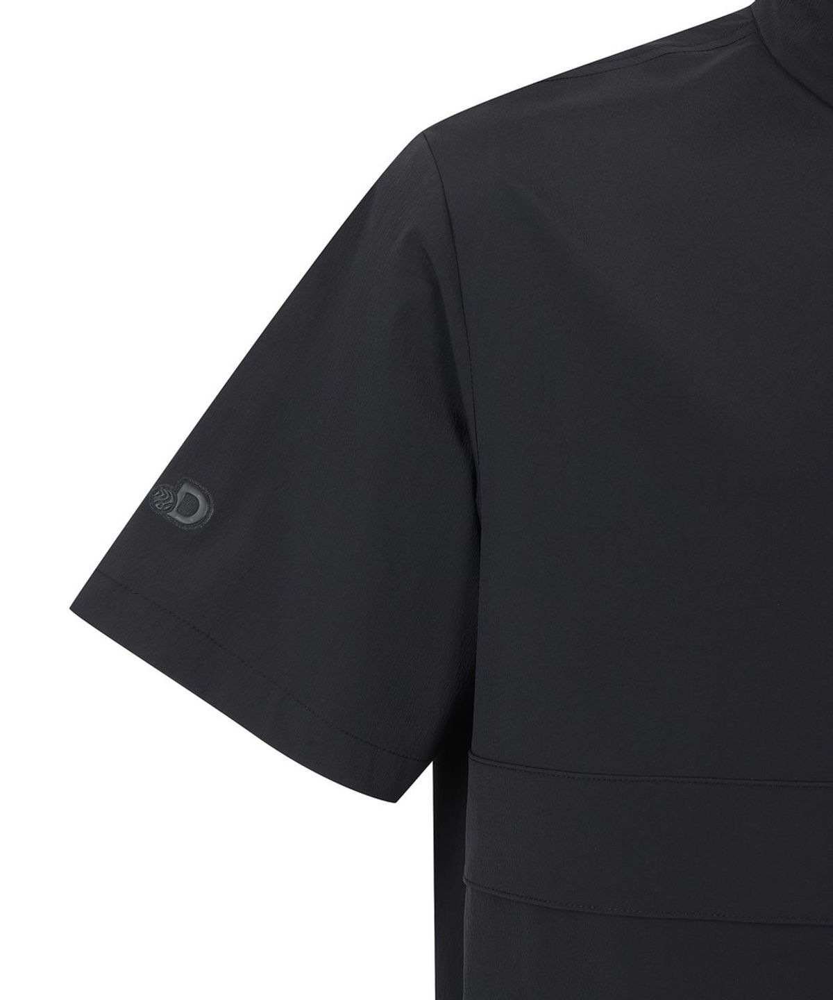 디스커버리 익스페디션(DISCOVERY EXPEDITION) 유니 프레시벤트 경량 우븐 트레이닝 반팔 하이넥 아노락 (BLACK)