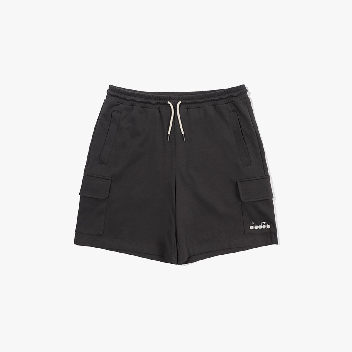 디아도라(diadora) 라이트웨이트 4부 카고 쇼츠 GREY