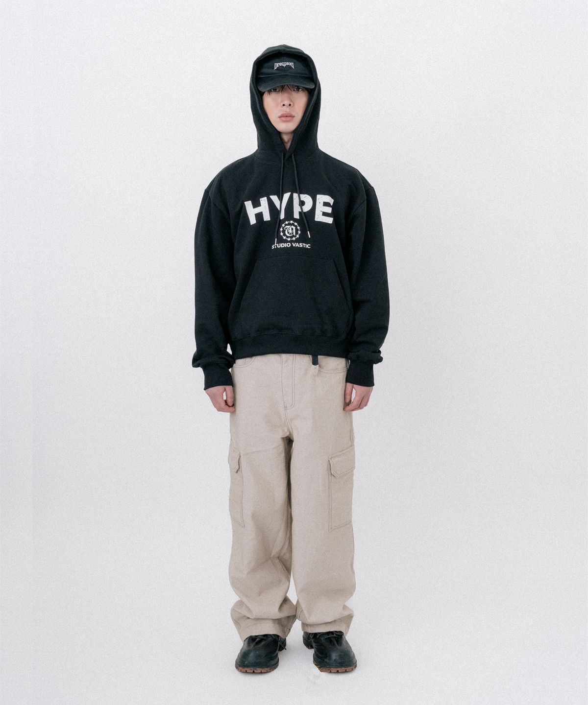 바스틱(VASTIC) 엠블럼 후드_블랙