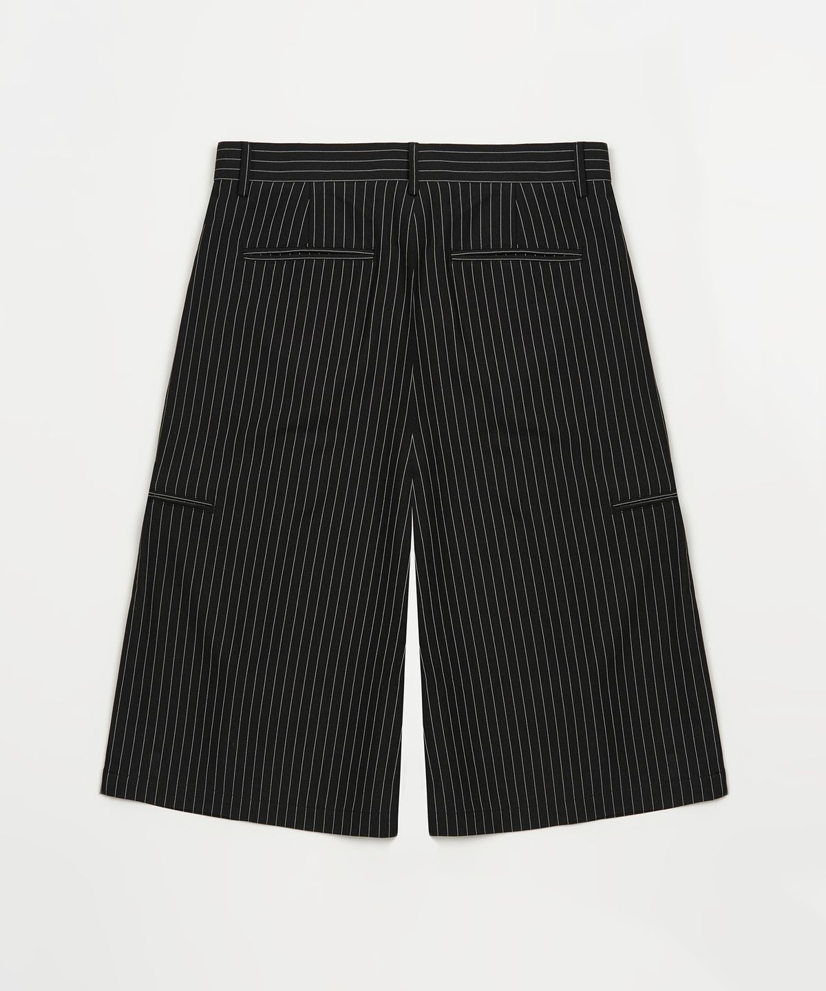 토피(TOFFEE) 원턱 스트라이프 버뮤다 슬랙스 (BLACK)