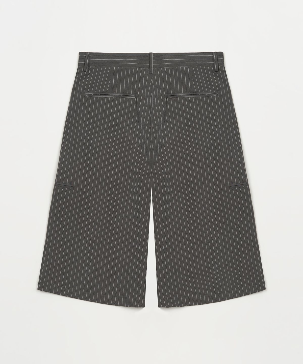 토피(TOFFEE) 원턱 스트라이프 버뮤다 슬랙스 (GREY)