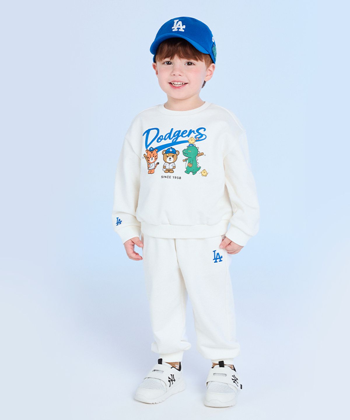 엠엘비 키즈(MLB KIDS) 메가베어 프렌즈 아트웍 맨투맨 세트 LA (Ivory)