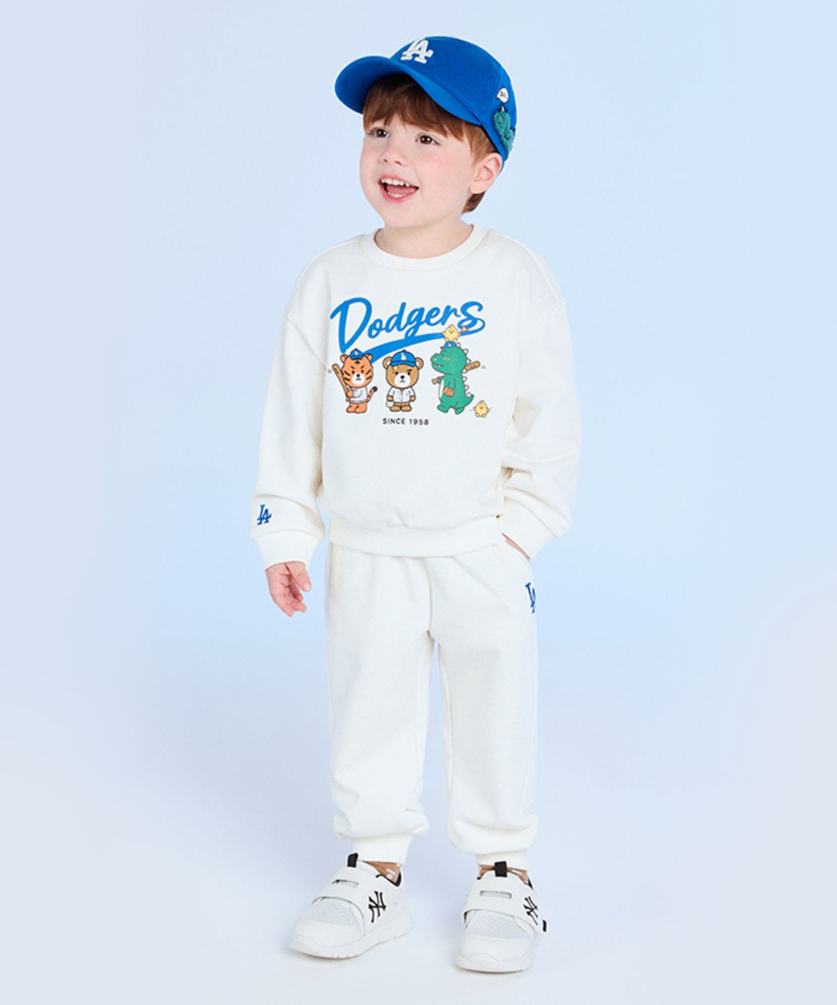 엠엘비 키즈(MLB KIDS) 메가베어 프렌즈 아트웍 맨투맨 세트 LA (Ivory)