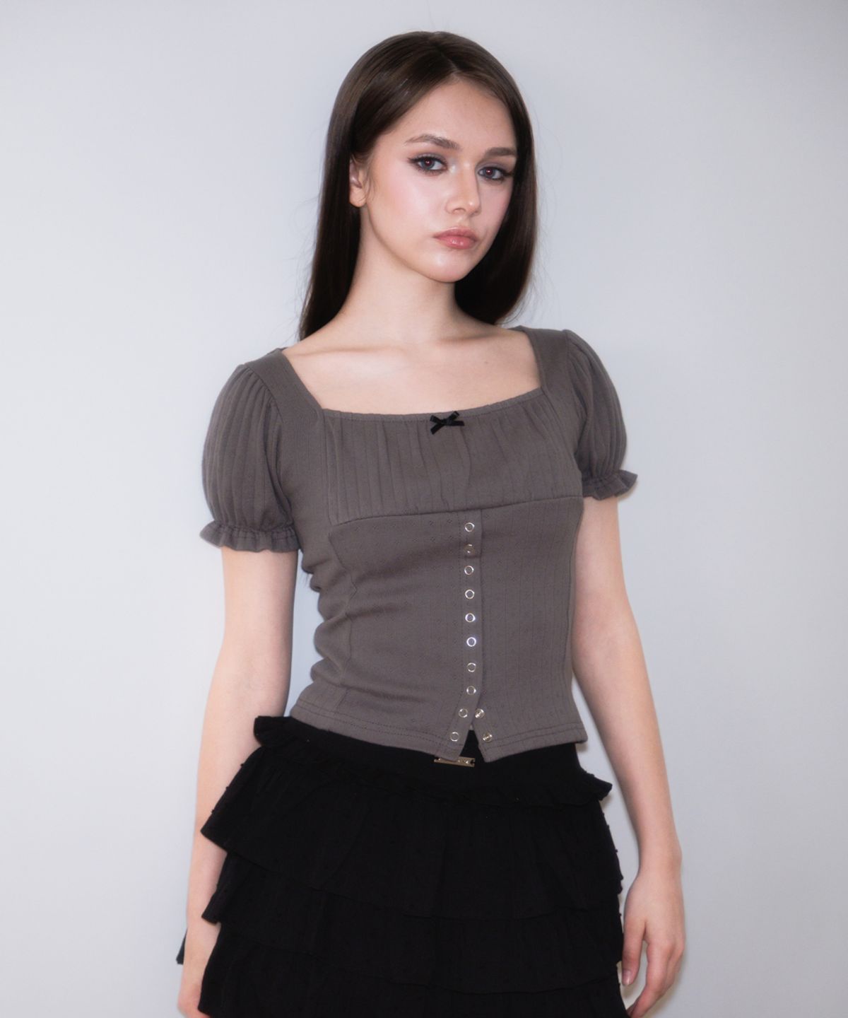 로제프란츠(ROSEFRANTZ) Puff Shirring Ribbon T-shirt [Charcoal]