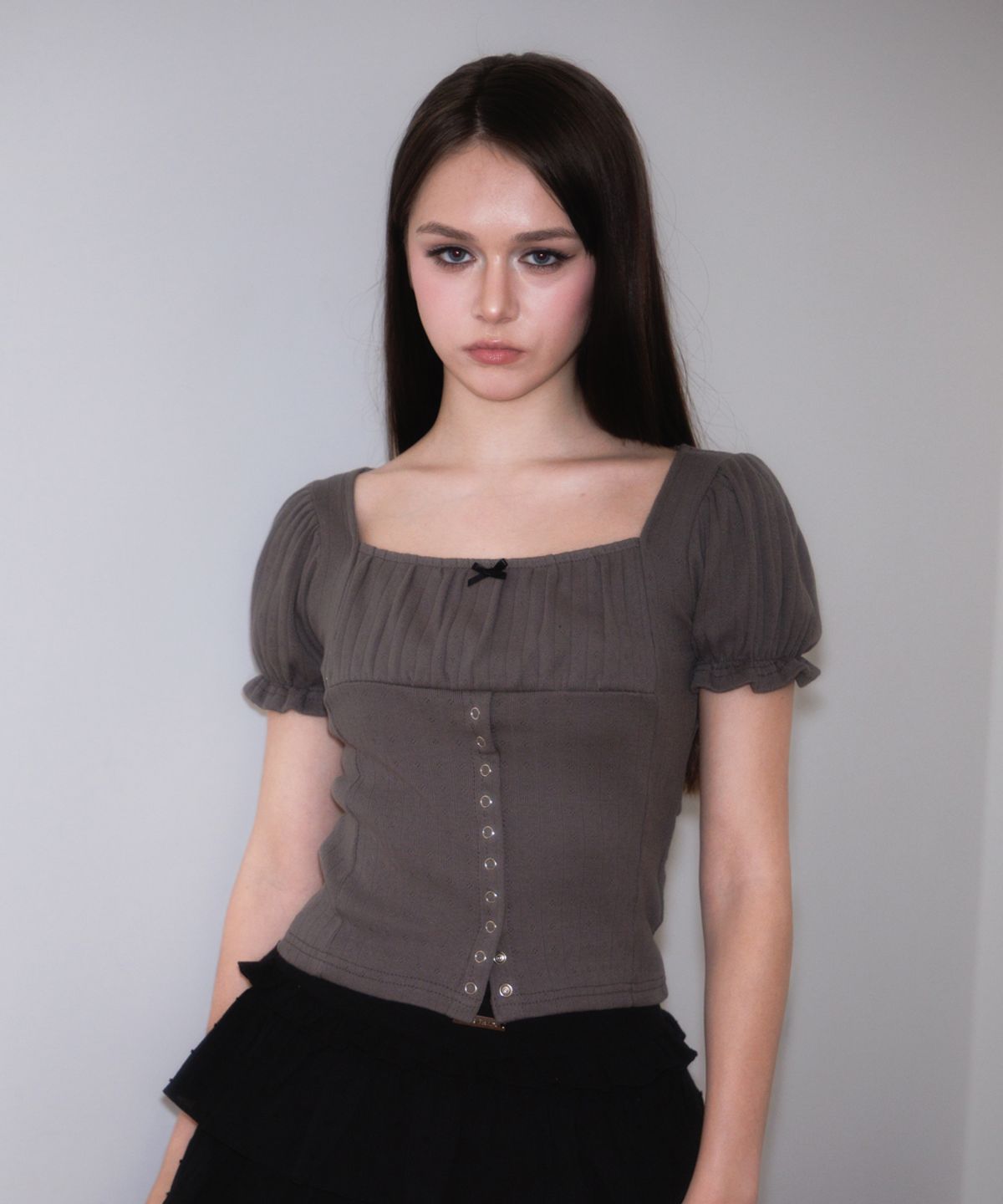 로제프란츠(ROSEFRANTZ) Puff Shirring Ribbon T-shirt [Charcoal]