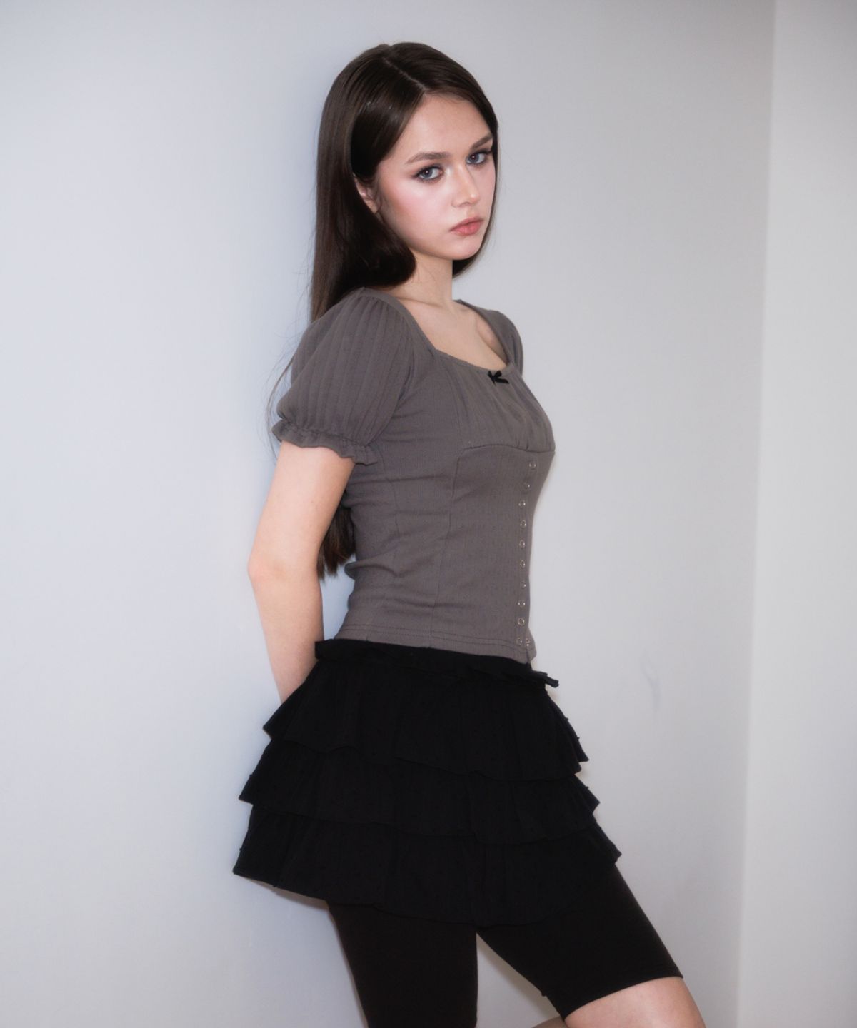로제프란츠(ROSEFRANTZ) Puff Shirring Ribbon T-shirt [Charcoal]