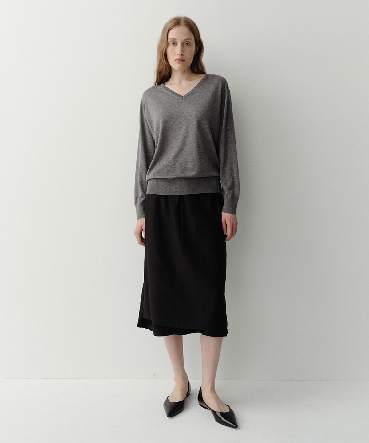 이아(EAAH) WOOL SILK V NECK PULLOVER (GREY)