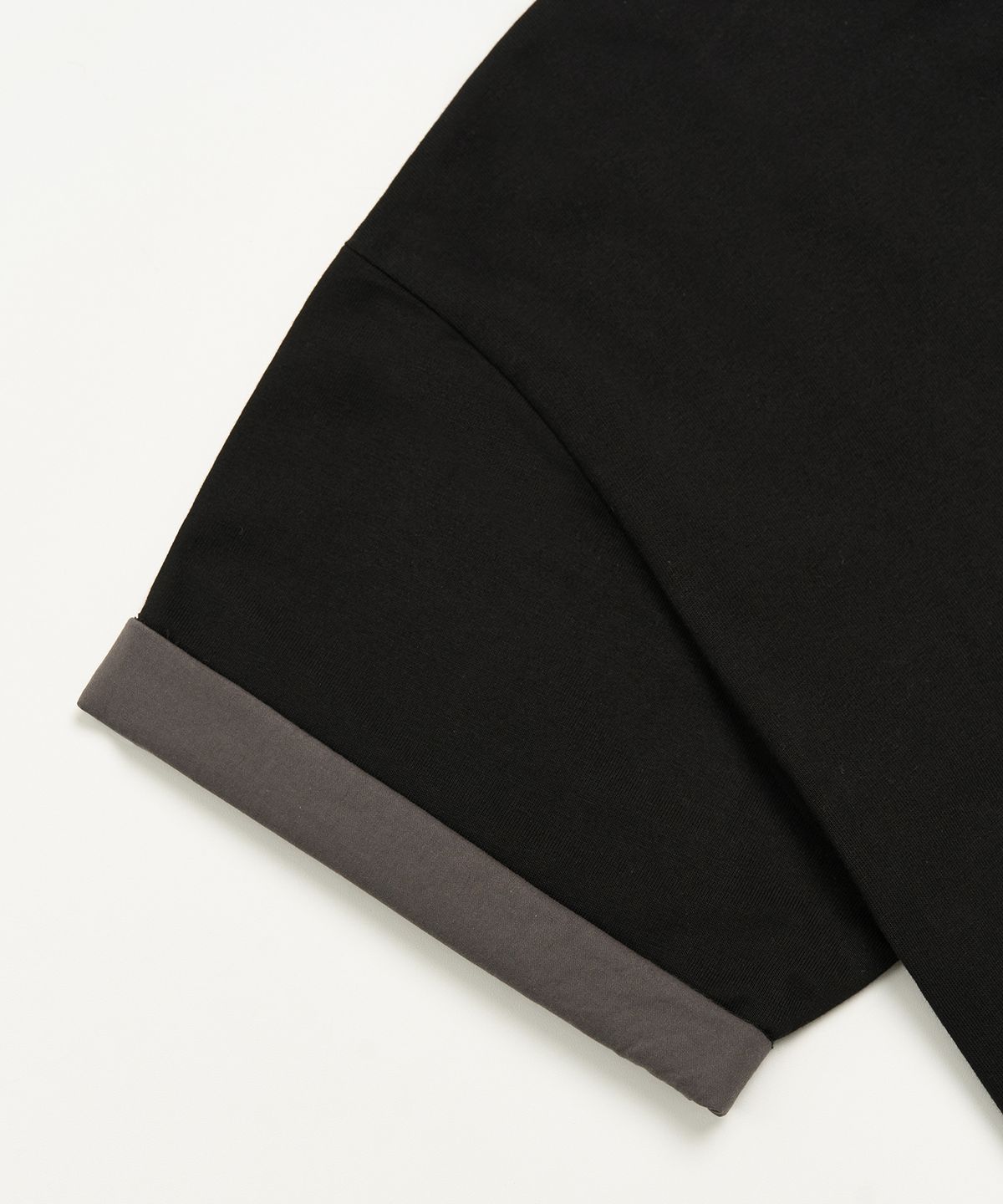 토피(TOFFEE) 레이어드 포켓 크롭 티 (BLACK)