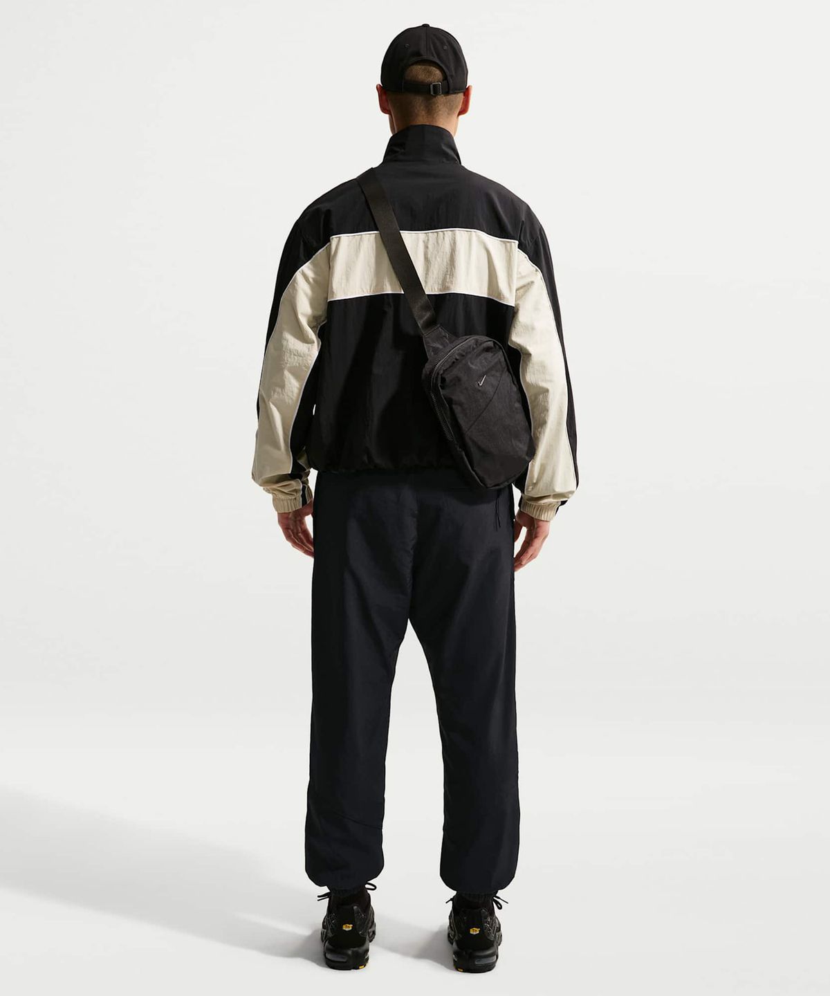 나이키(NIKE) 윈터라이즈드 우븐 팬츠 M - 오프 누아르:서밋 화이트 / IQ3763-045