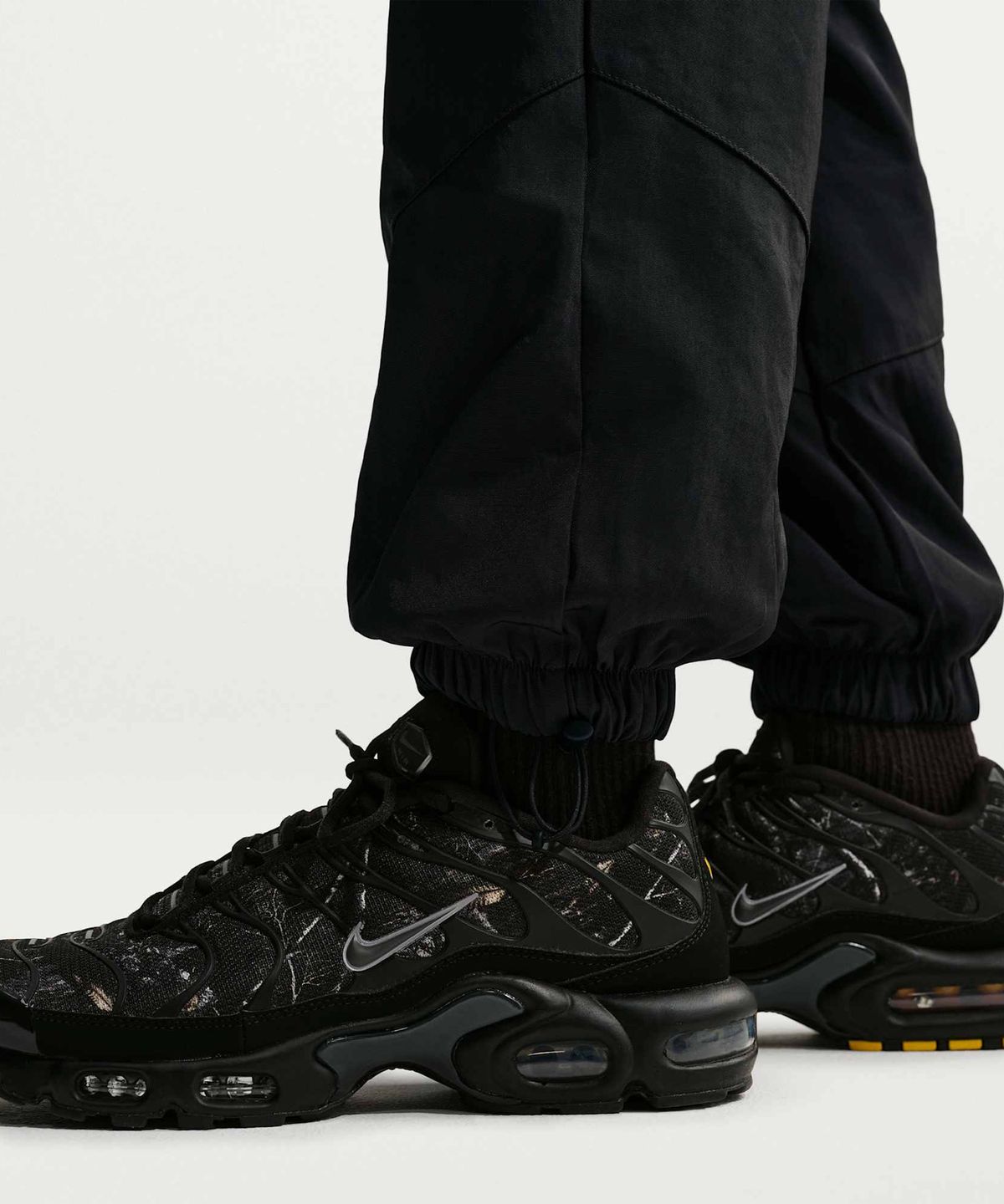 나이키(NIKE) 윈터라이즈드 우븐 팬츠 M - 오프 누아르:서밋 화이트 / IQ3763-045